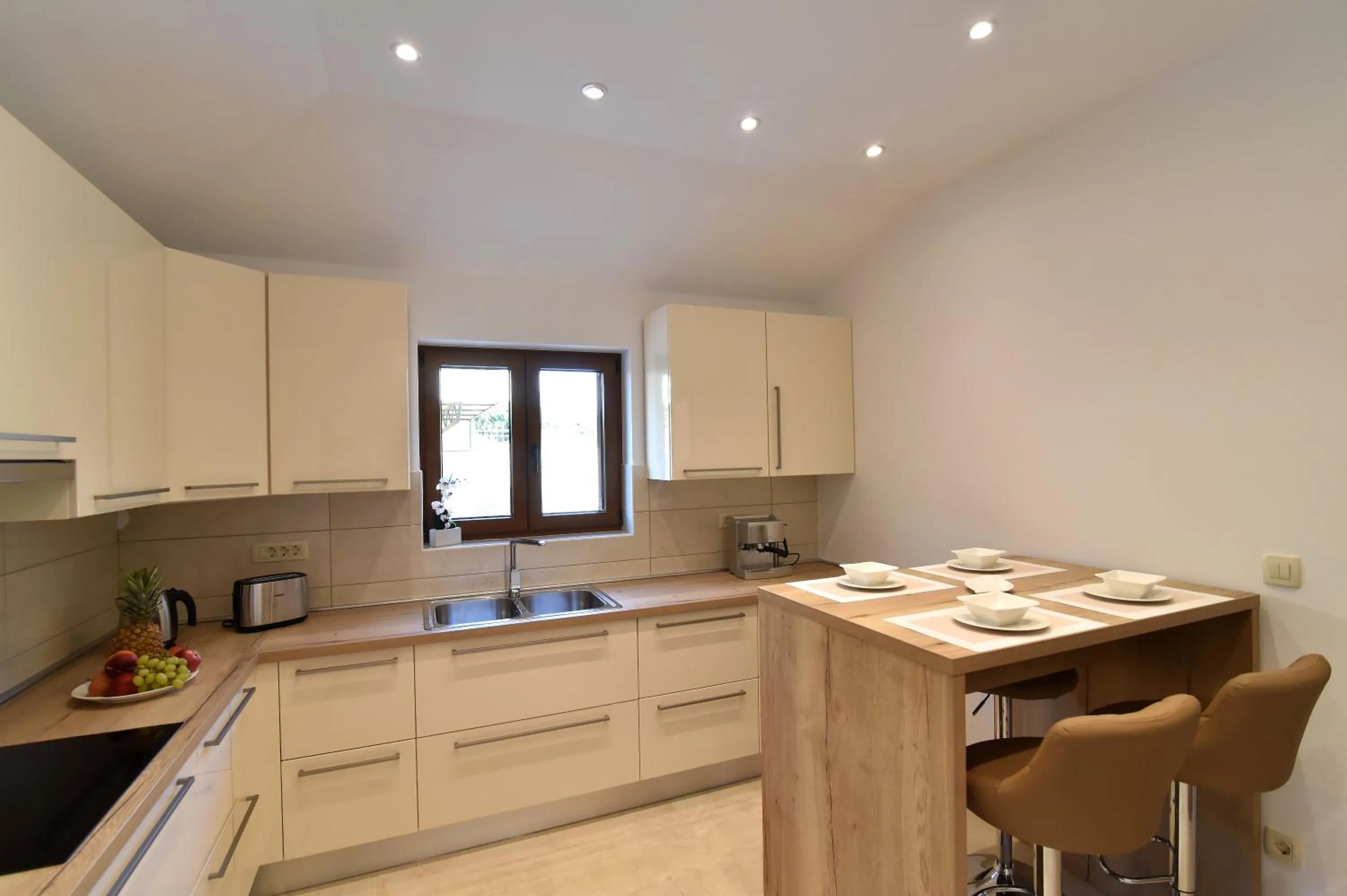 Coffee/tea facilities in Villa Muskatel KRK -with heated covered pool