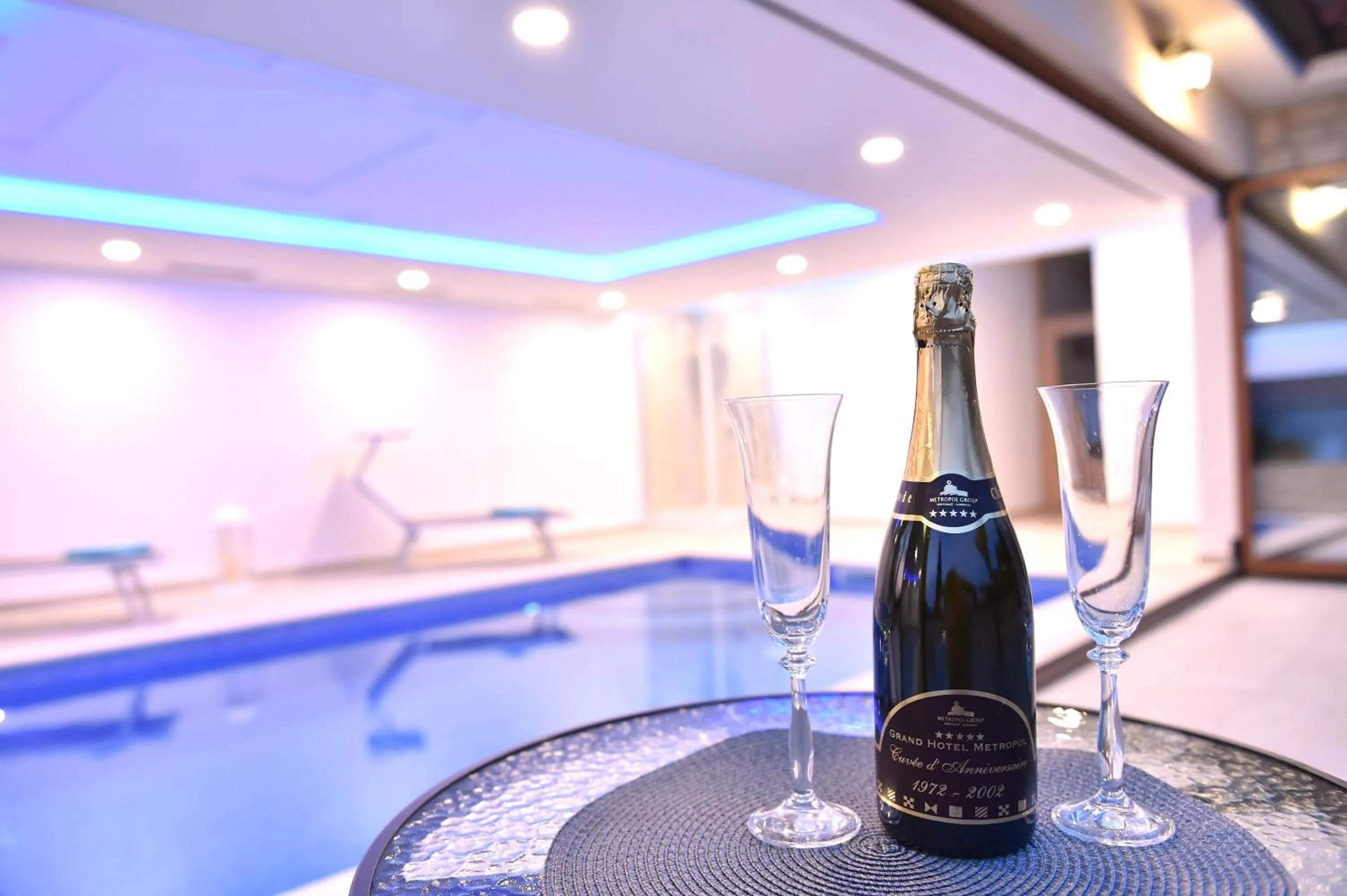Swimming pool in Villa Muskatel KRK -with heated covered pool