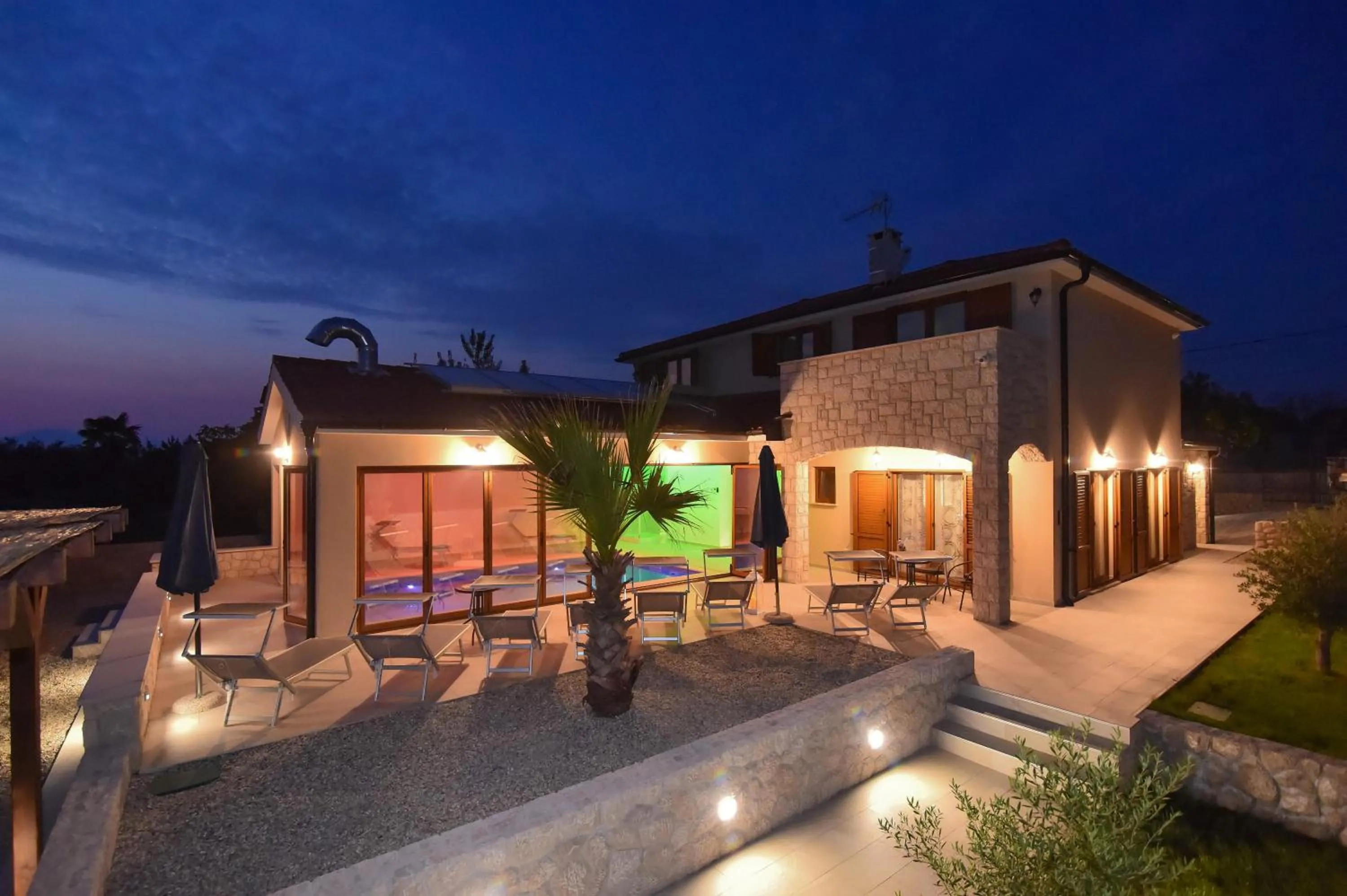 Patio in Villa Muskatel KRK -with heated covered pool