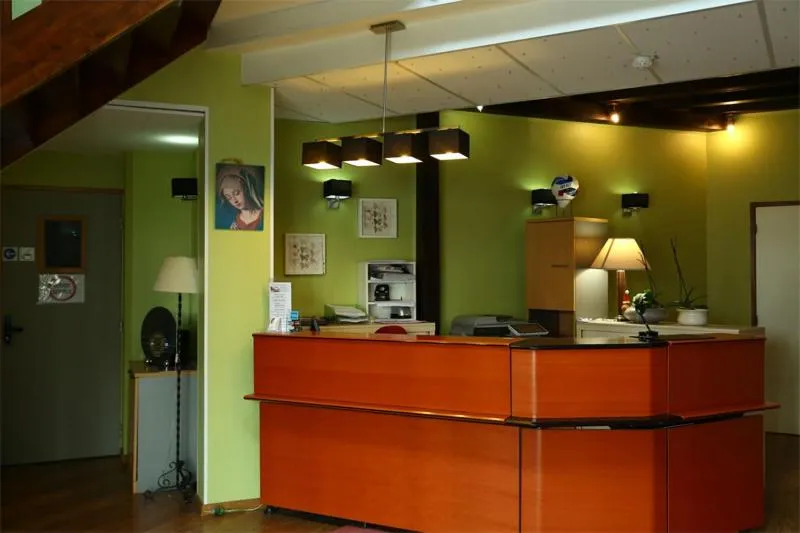 Lobby or reception in Hôtel Restaurant Maison Blanche