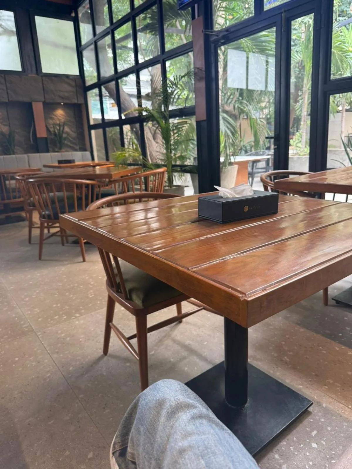 Restaurant/places to eat in Hamsun Shahrah-e-Faisal