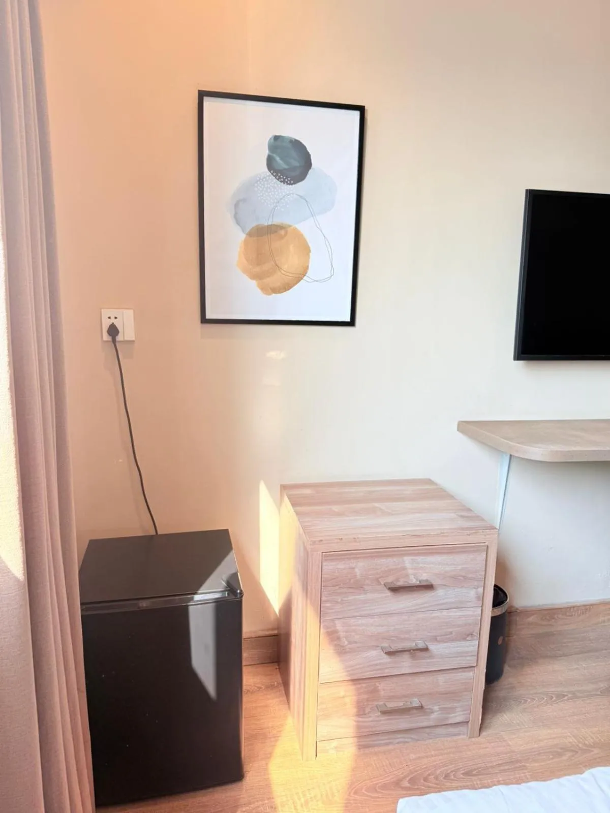 Communal lounge/ TV room in Hamsun Shahrah-e-Faisal