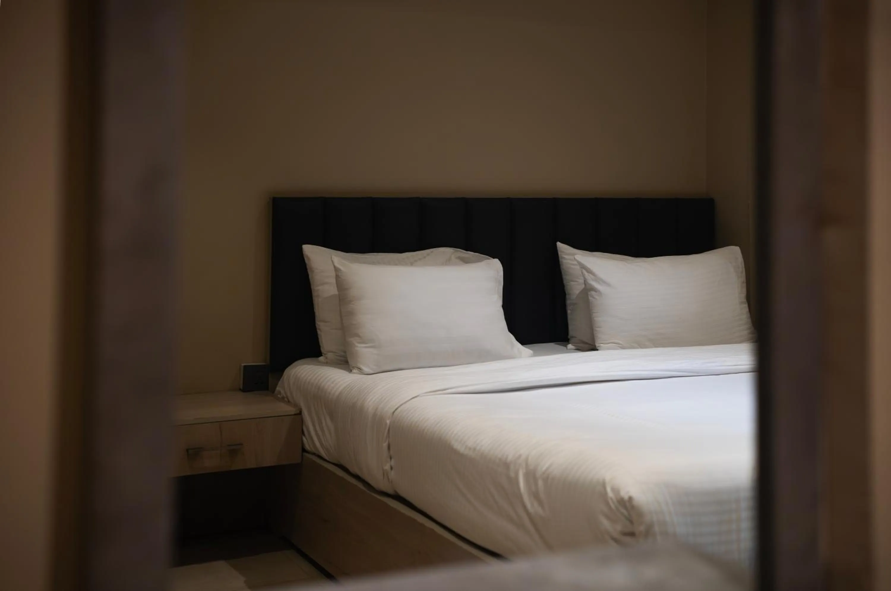 Bed in Hamsun Shahrah-e-Faisal