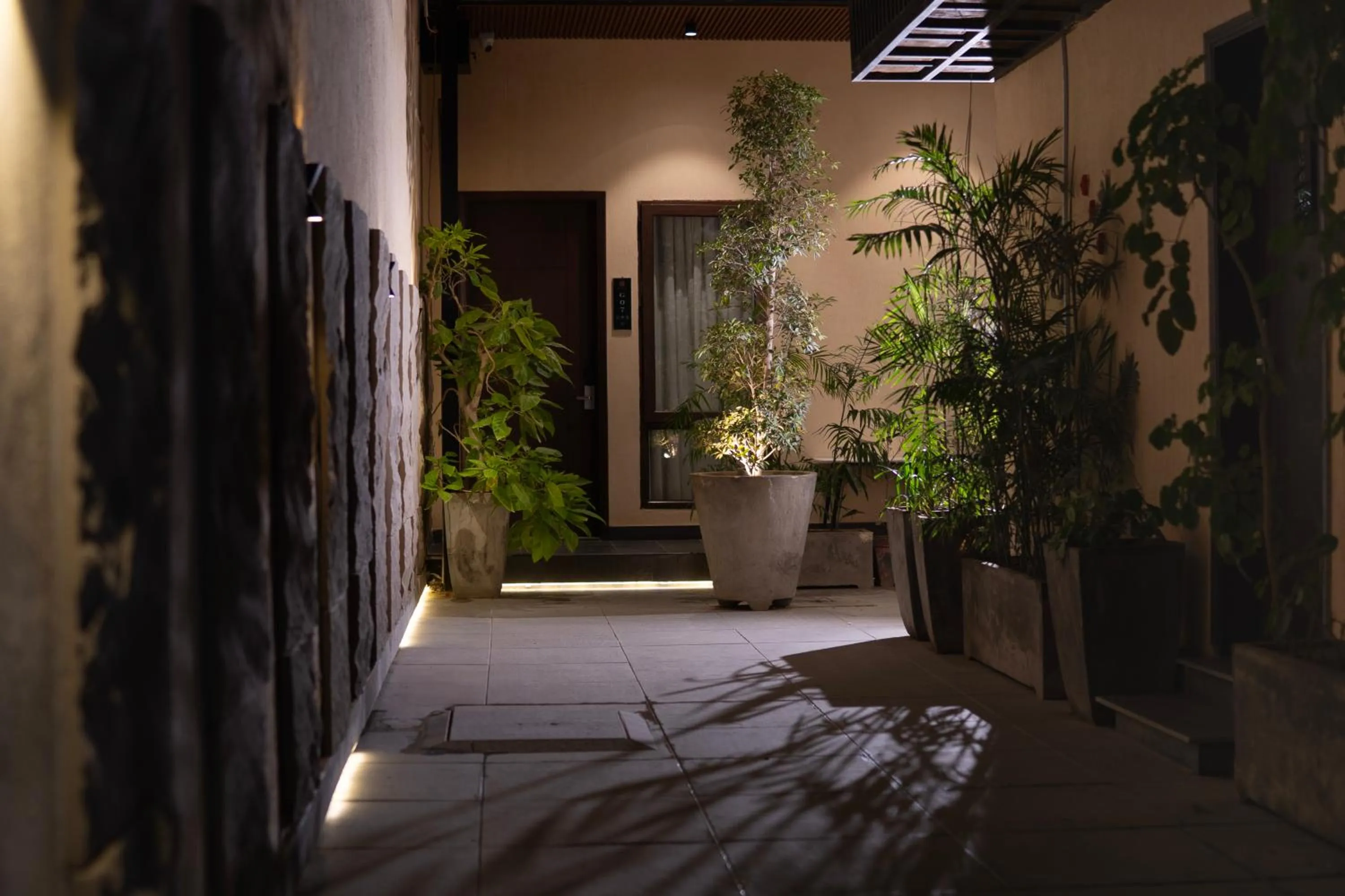 Property building in Hamsun Shahrah-e-Faisal