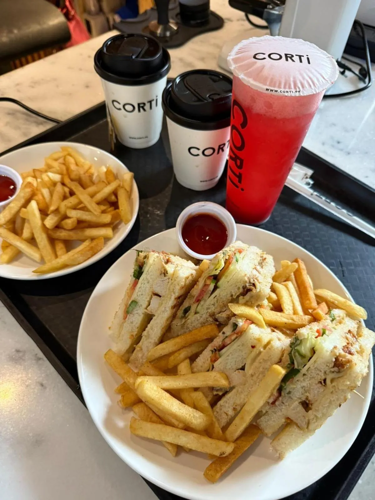 Restaurant/places to eat in Hamsun Shahrah-e-Faisal