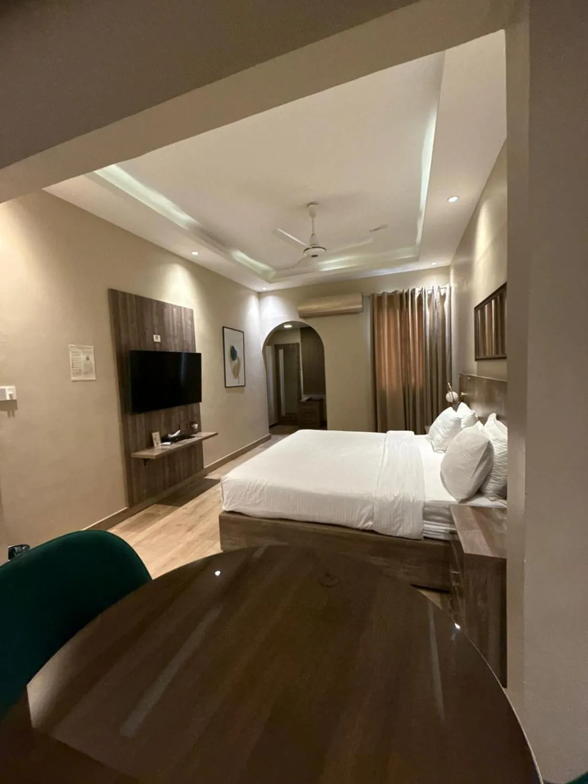 Communal lounge/ TV room, Bed in Hamsun Shahrah-e-Faisal