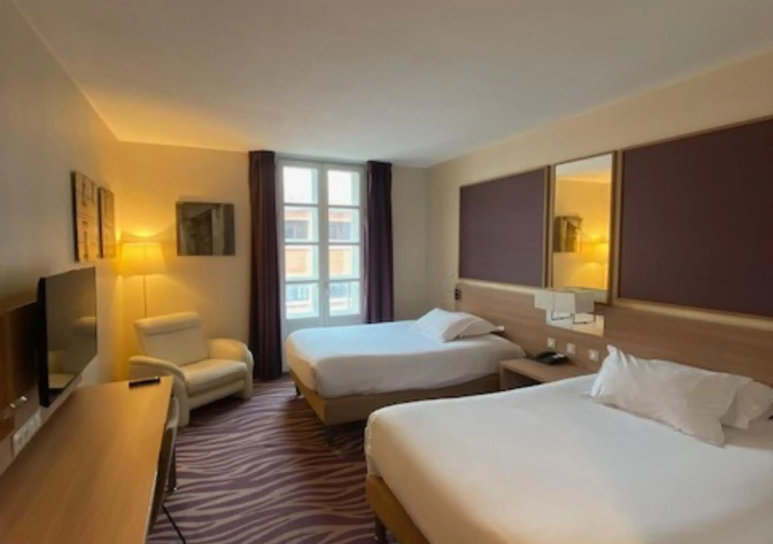Standard Twin Room in Plaza Hotel Capitole Toulouse Standard Twin Room in Plaza Hotel Capitole Toulouse