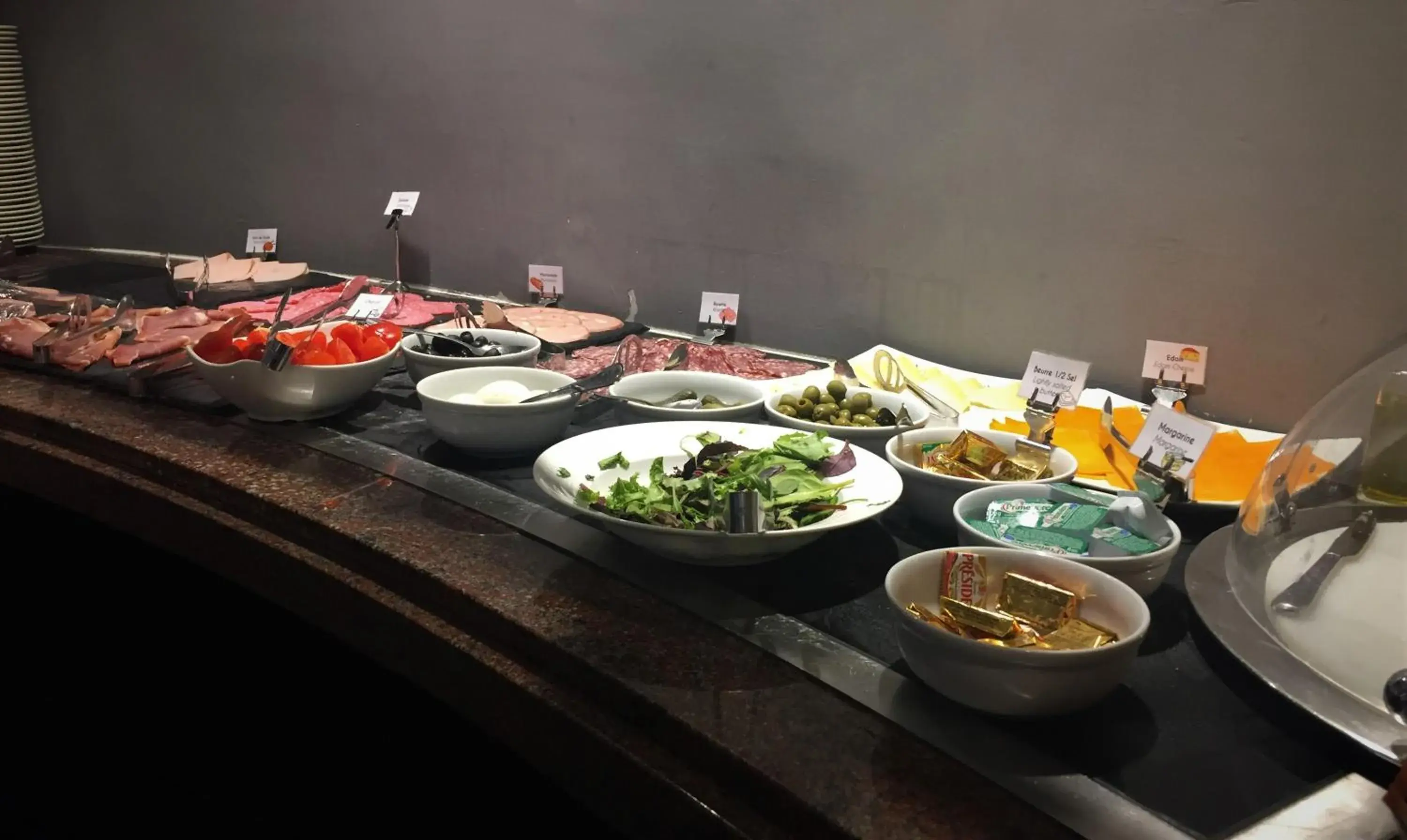 Buffet breakfast in Plaza Hotel Capitole Toulouse Buffet breakfast in Plaza Hotel Capitole Toulouse