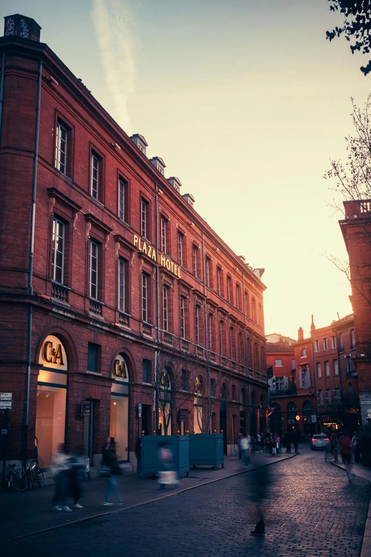 Property building in Plaza Hotel Capitole Toulouse