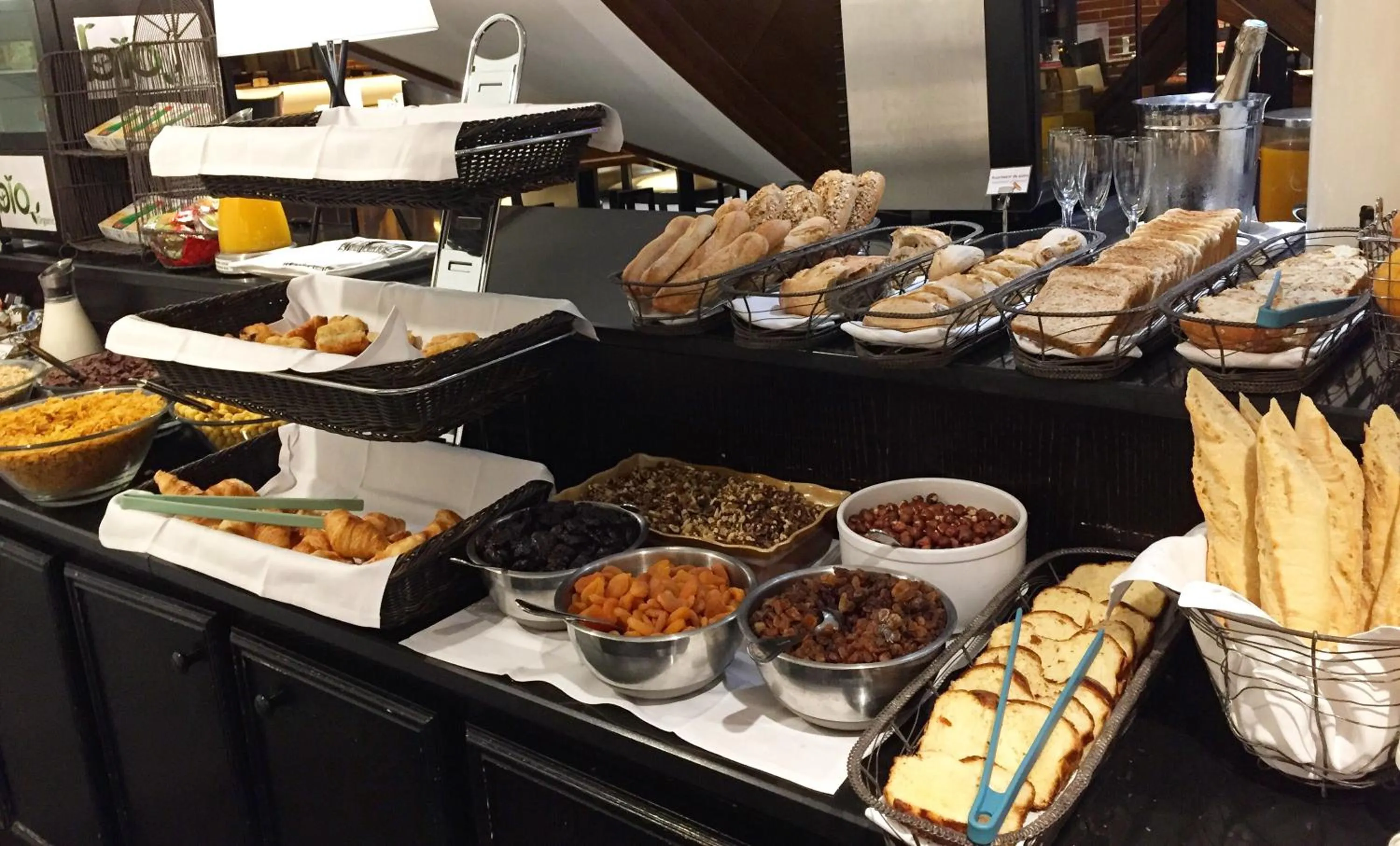 Buffet breakfast in Plaza Hotel Capitole Toulouse