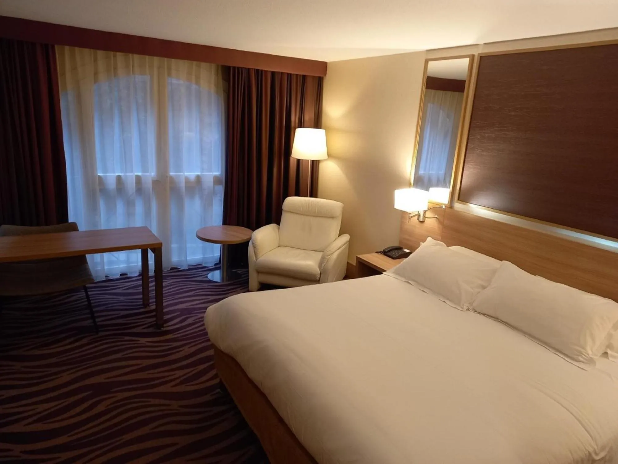 Bedroom, Bed in Plaza Hotel Capitole Toulouse