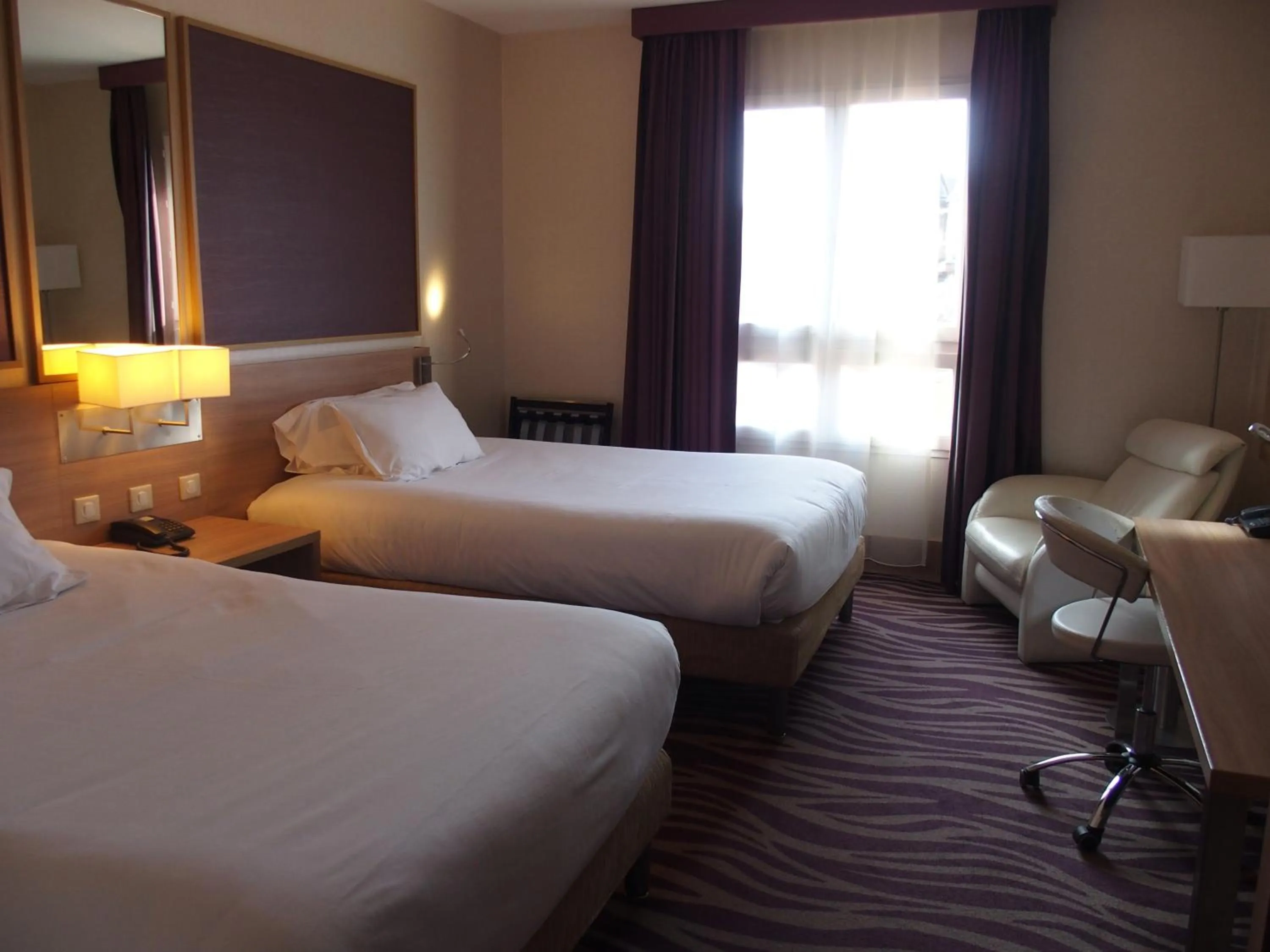 Bedroom, Bed in Plaza Hotel Capitole Toulouse