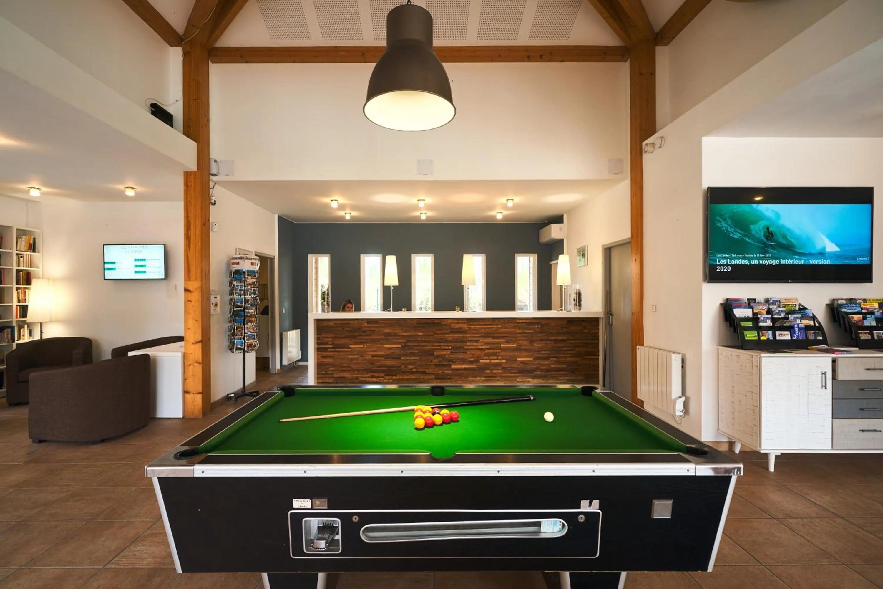 Lobby or reception in Les Cottages Du Lac