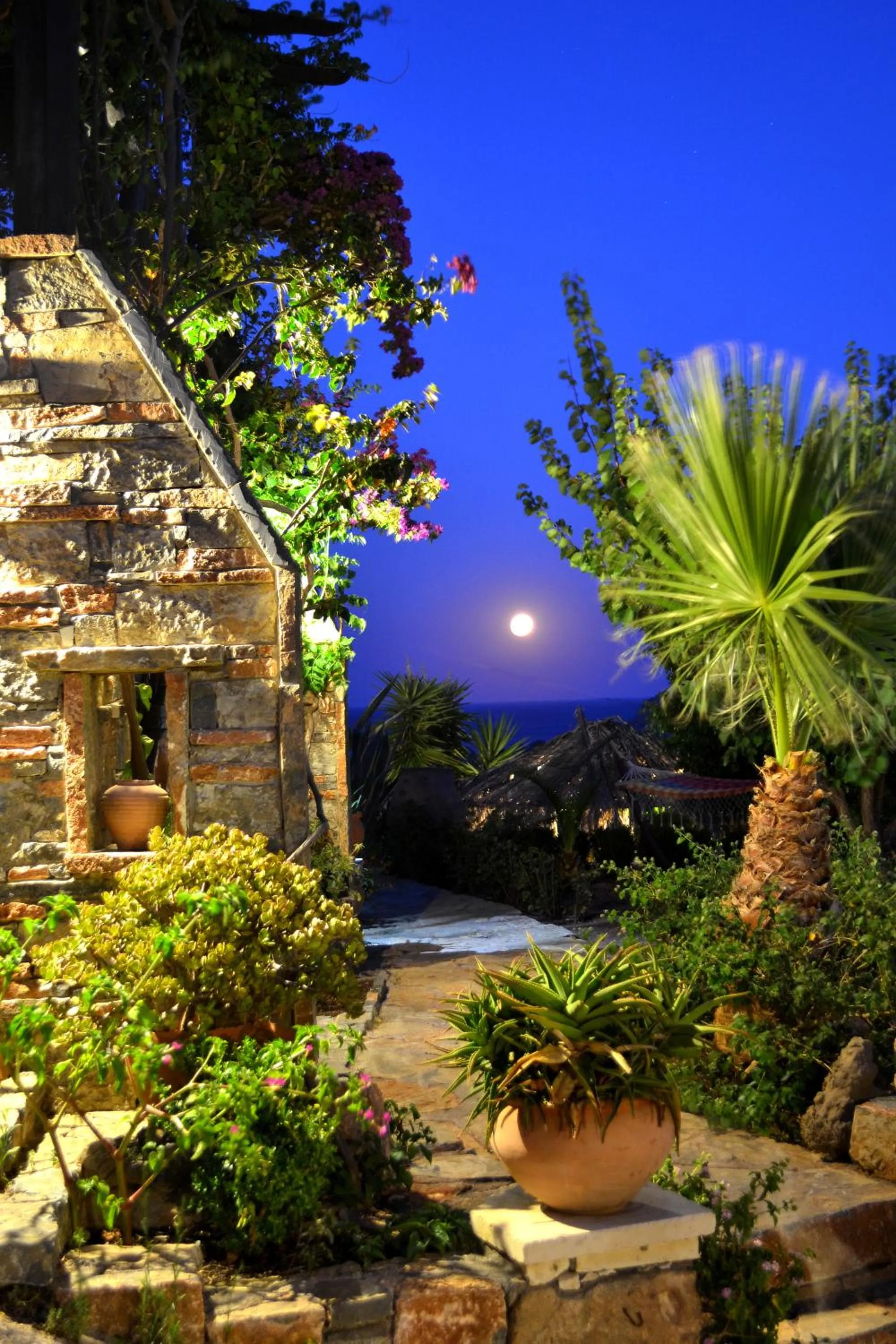 Night in Katerina Apartments