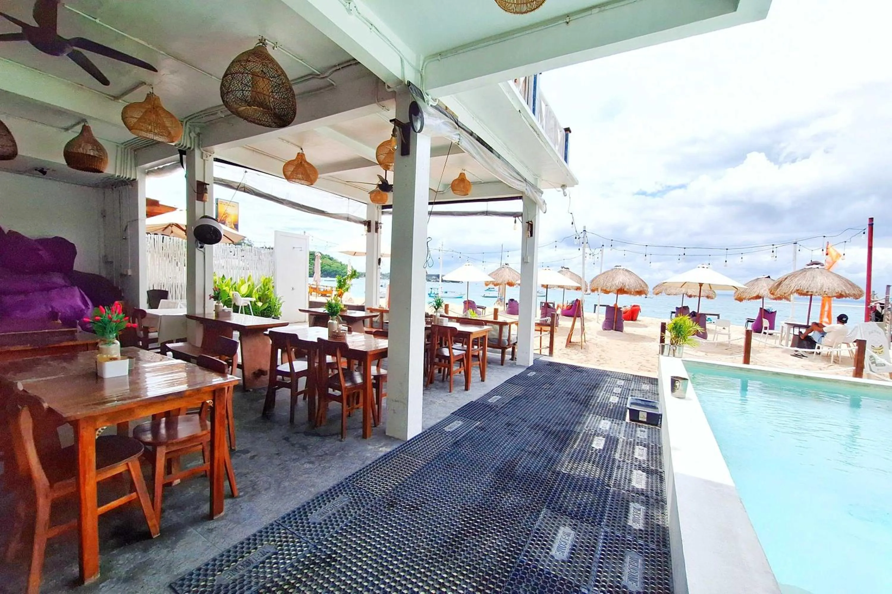 Restaurant/places to eat in The Beach Huts Lembongan