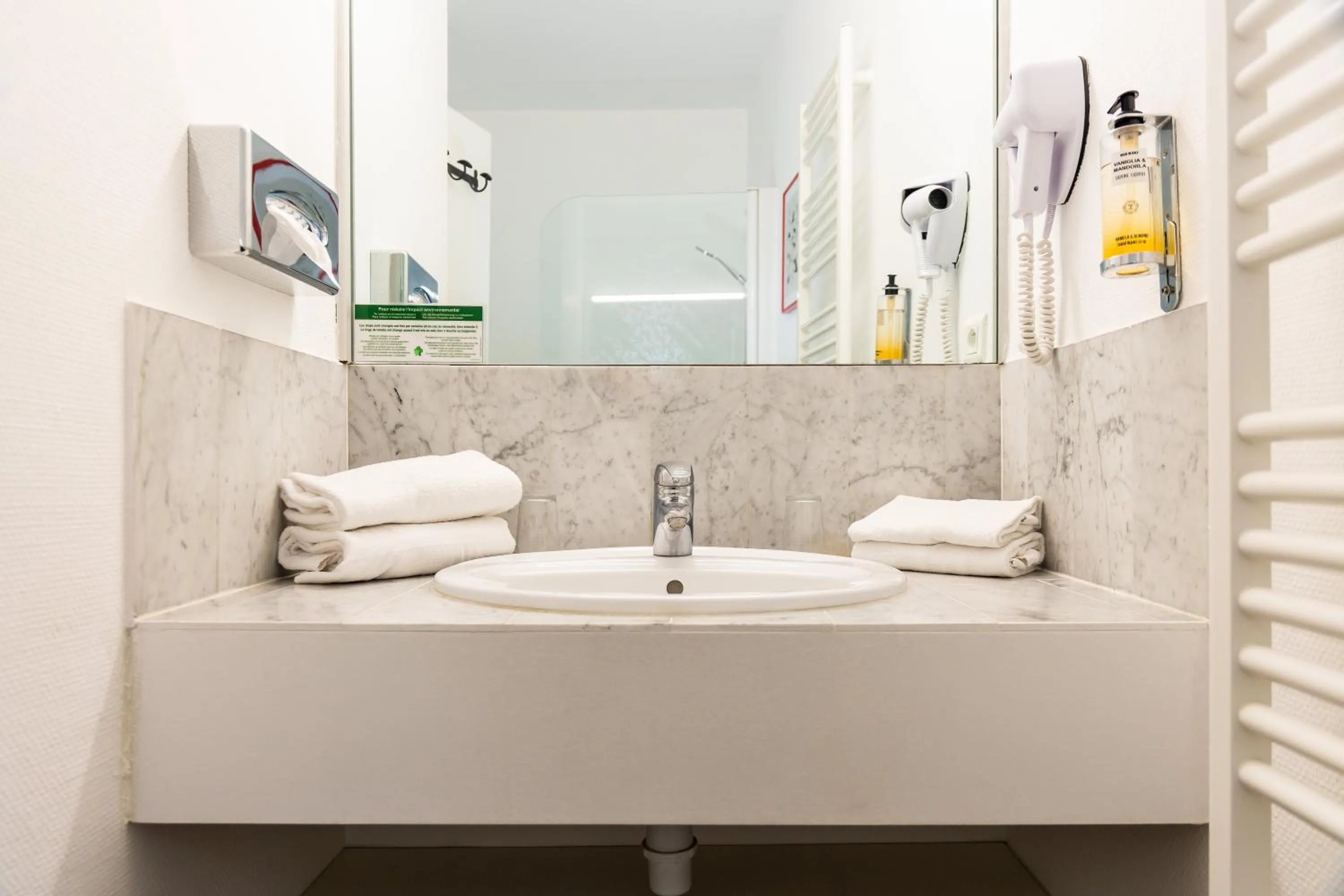 Bathroom in Hotel Elizabeth - Intra Muros