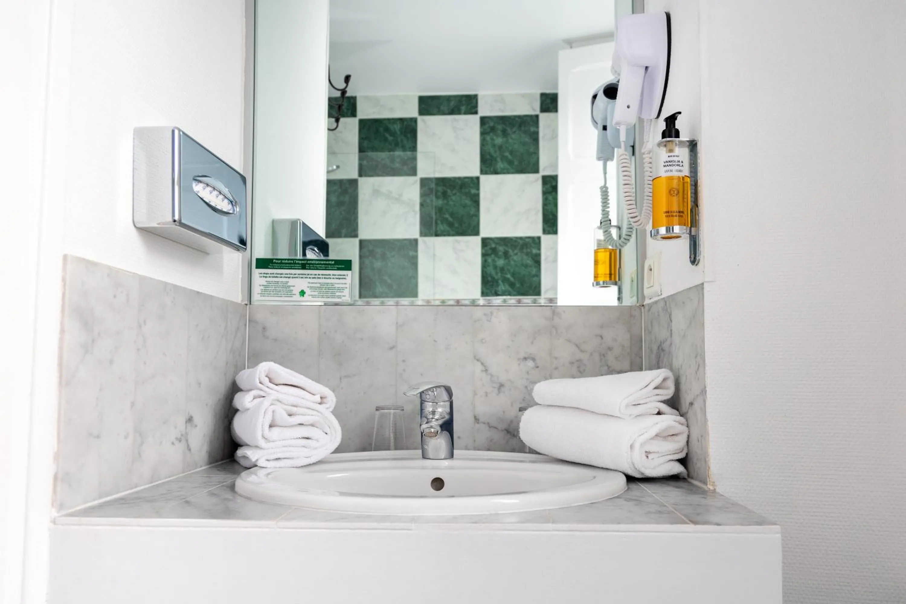 Bathroom in Hotel Elizabeth - Intra Muros