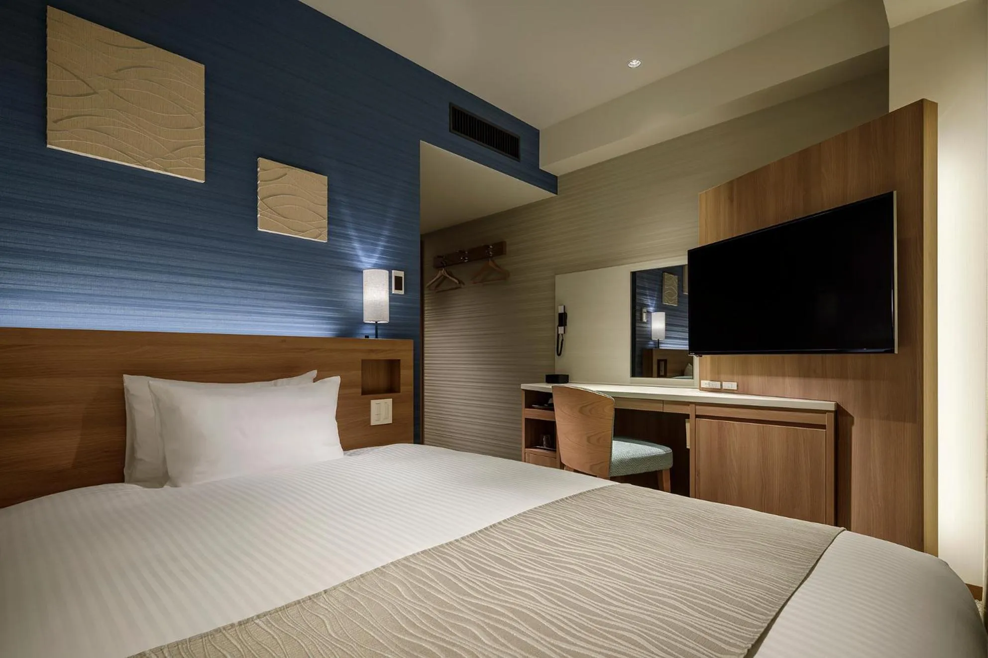 Photo of the whole room, Bed in Shizutetsu Hotel Prezio Tokyo Tamachi