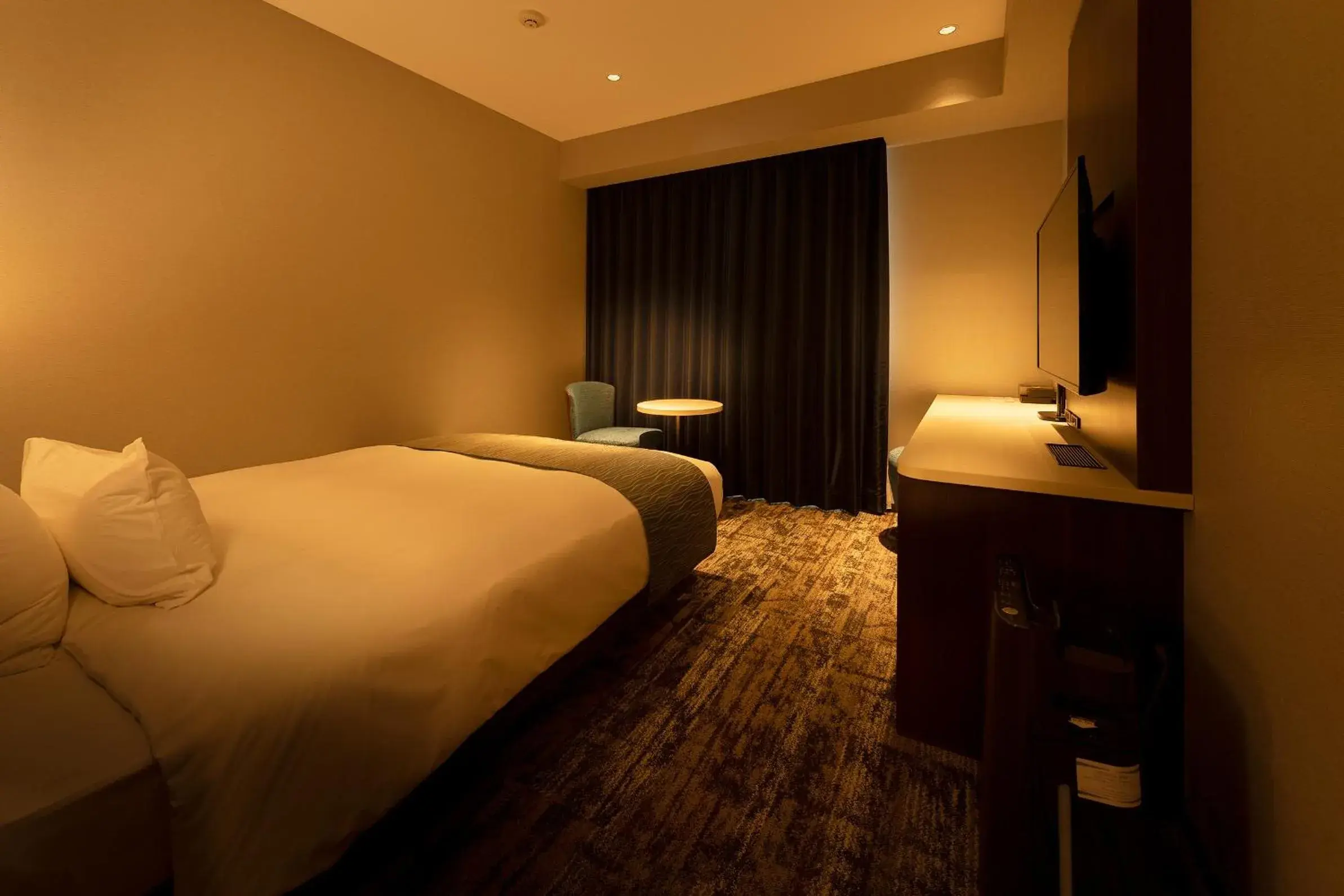 Photo of the whole room, Bed in Shizutetsu Hotel Prezio Tokyo Tamachi Photo of the whole room, Bed in Shizutetsu Hotel Prezio Tokyo Tamachi