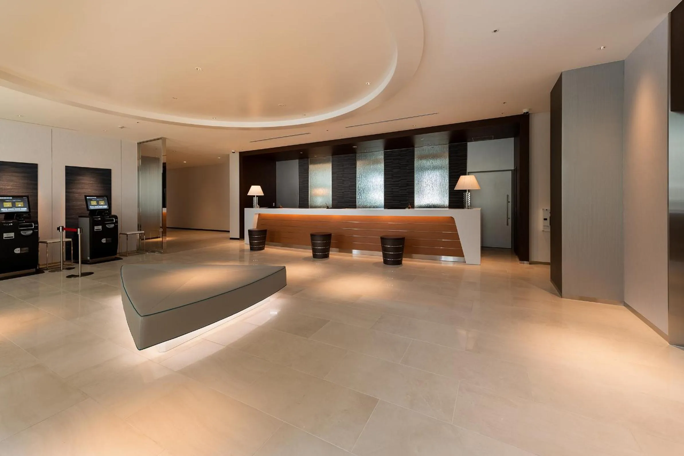 Lobby or reception in Shizutetsu Hotel Prezio Tokyo Tamachi