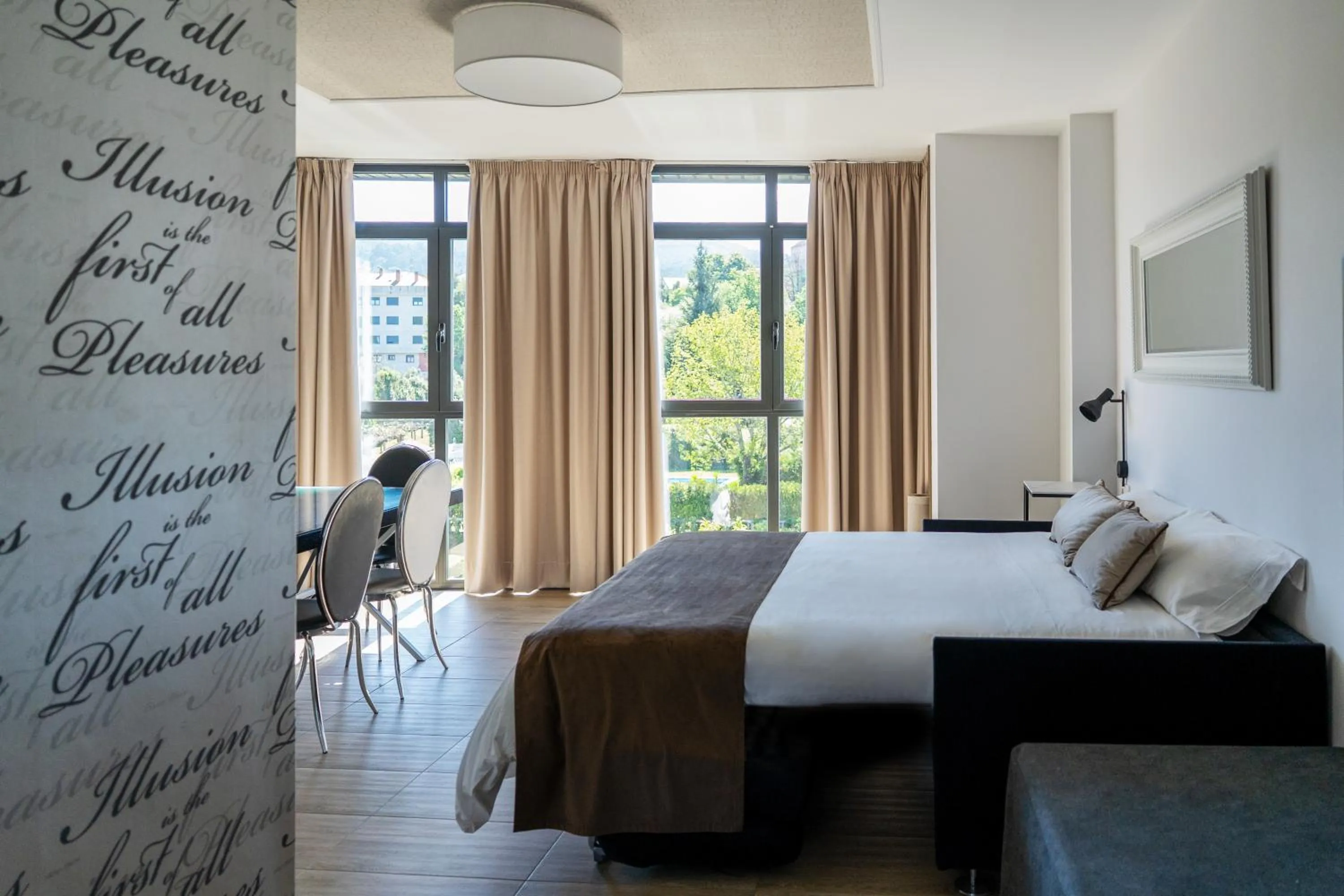 Photo of the whole room, Bed in Alvear Suites