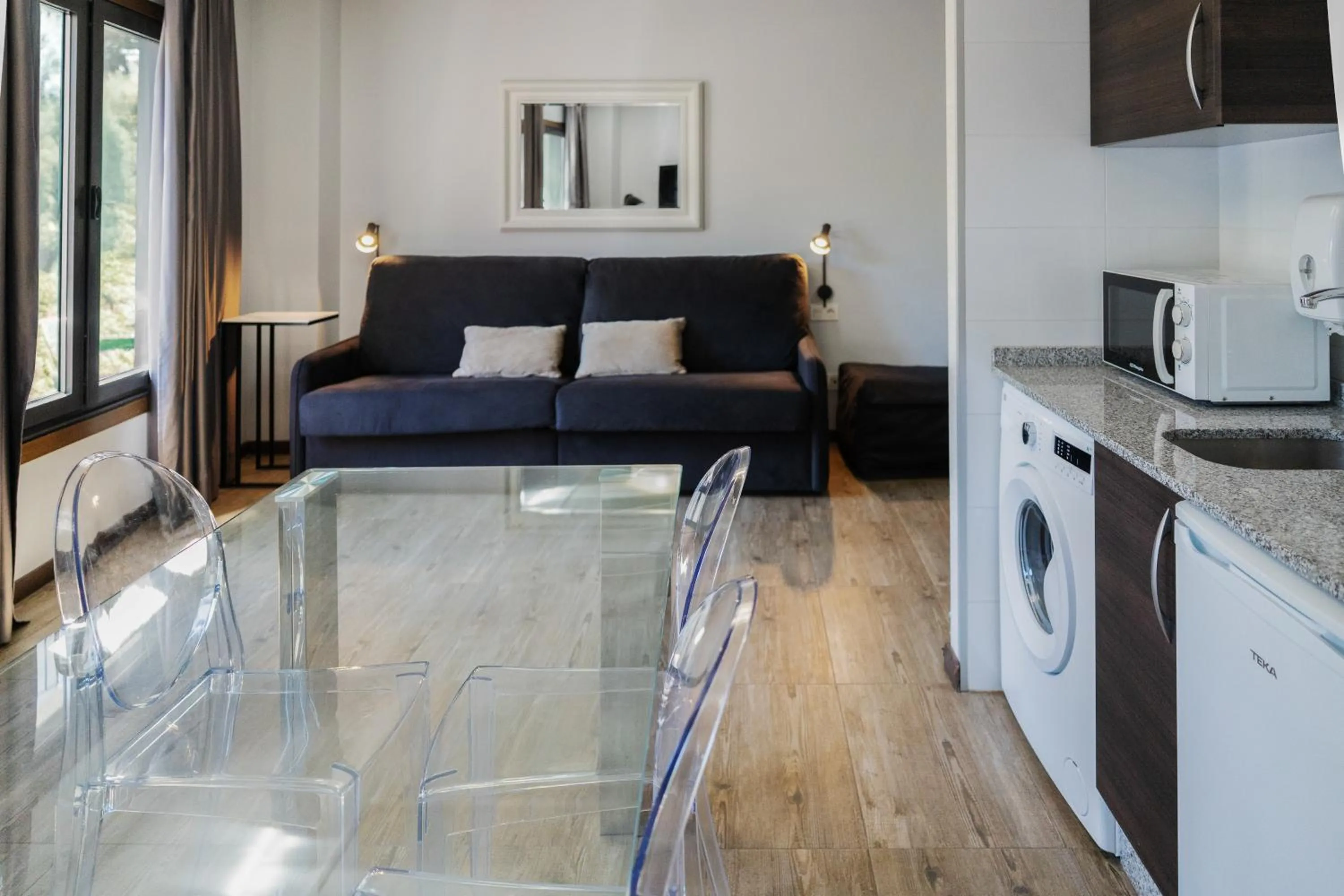 Photo of the whole room in Alvear Suites