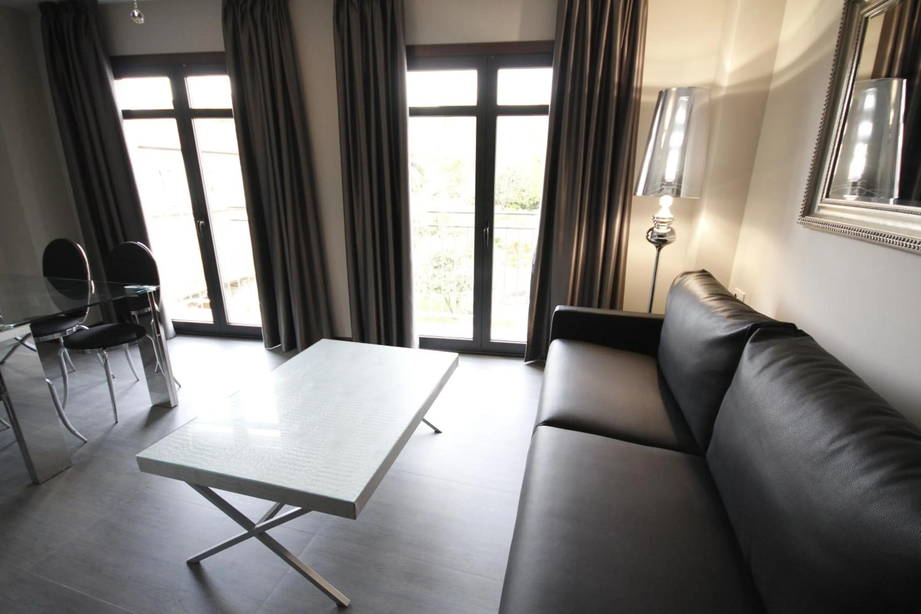 Day in Alvear Suites