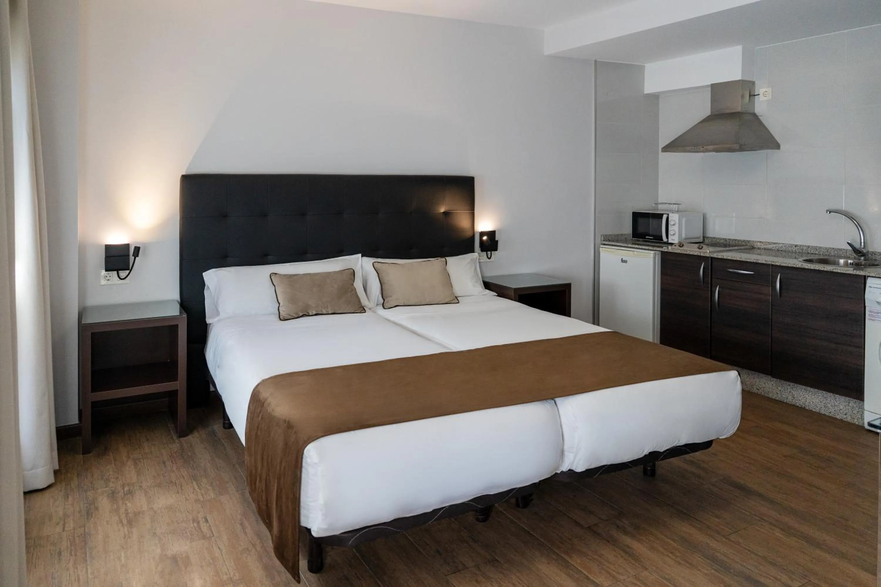 Photo of the whole room, Bed in Alvear Suites