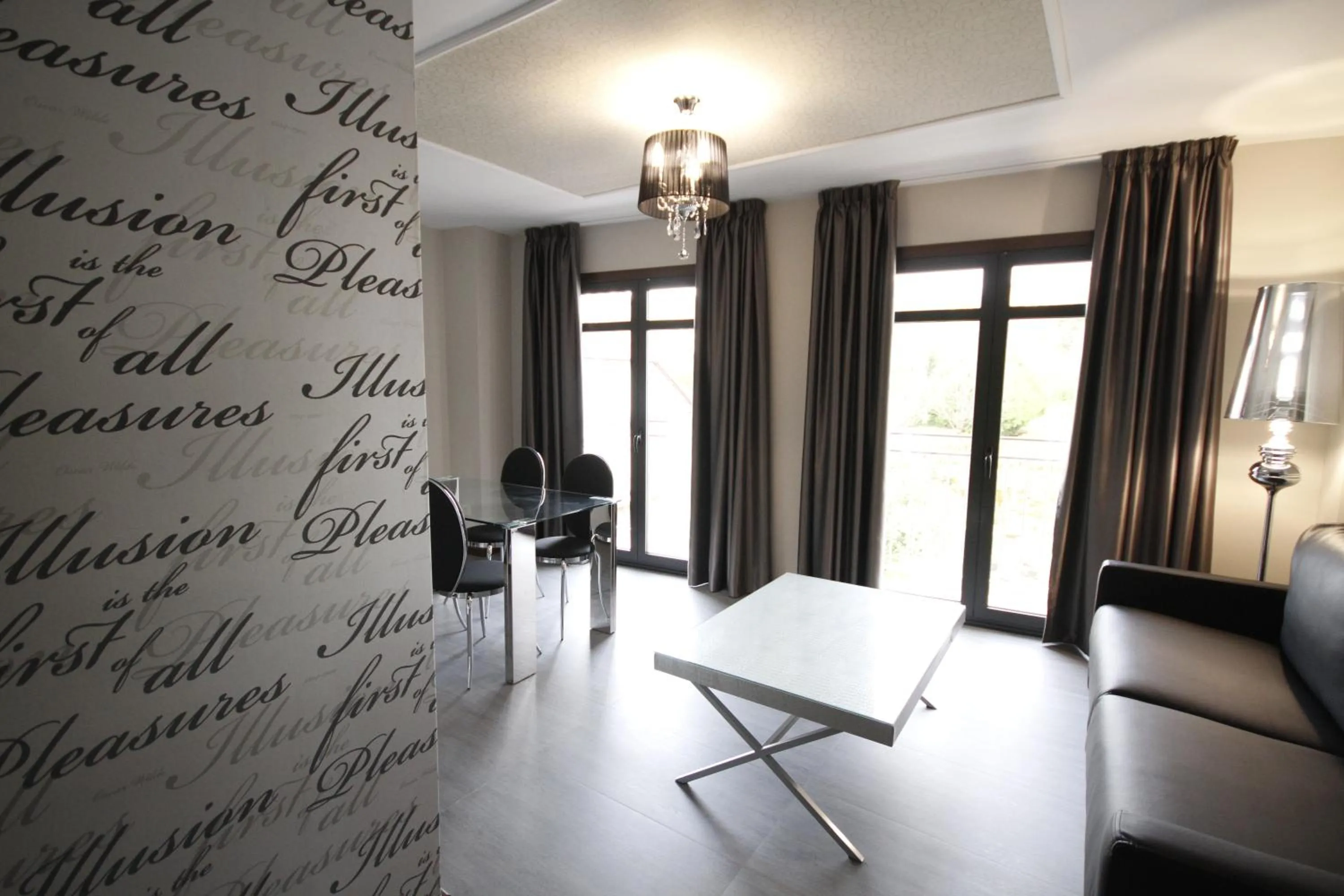 Day in Alvear Suites