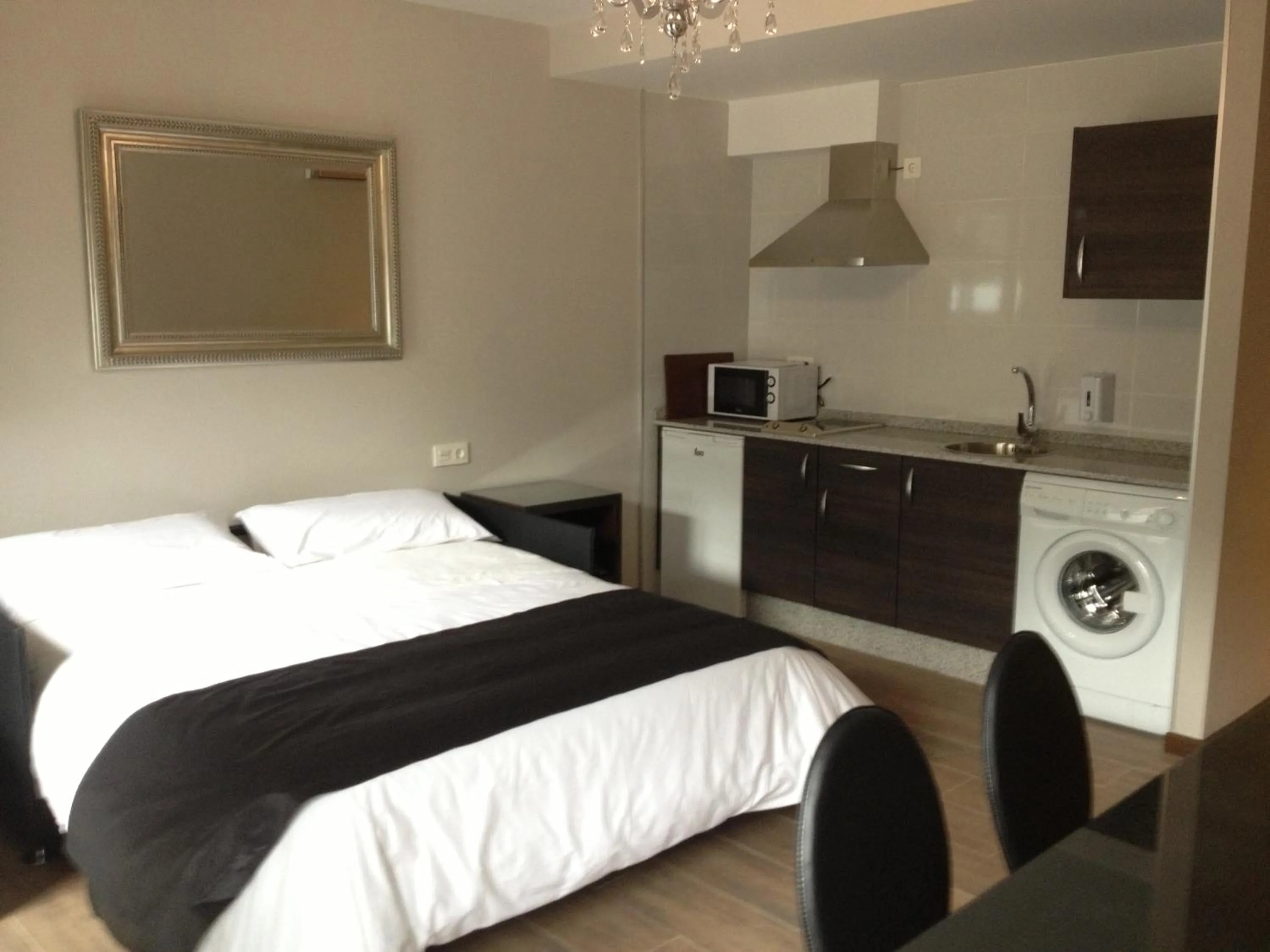 Photo of the whole room, Bed in Alvear Suites