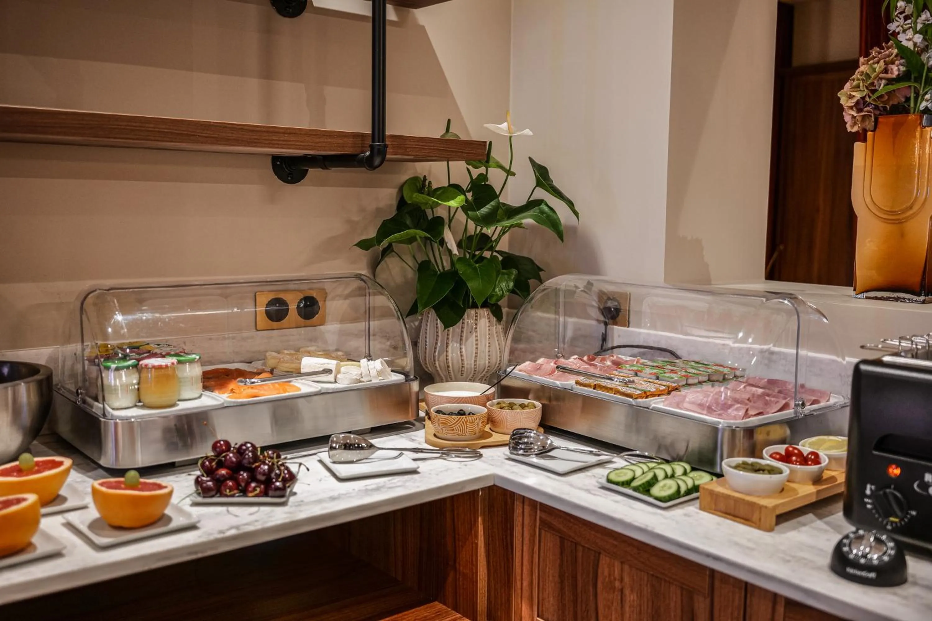 Breakfast in Maison Orphée