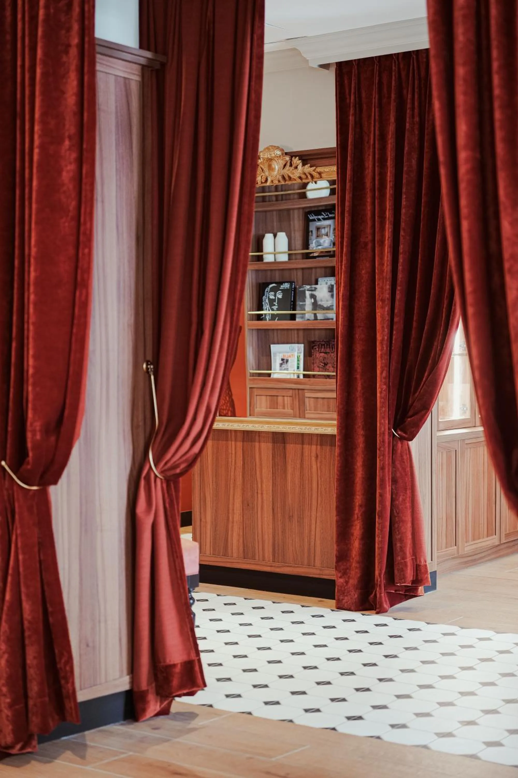 Facade/entrance in Maison Orphée