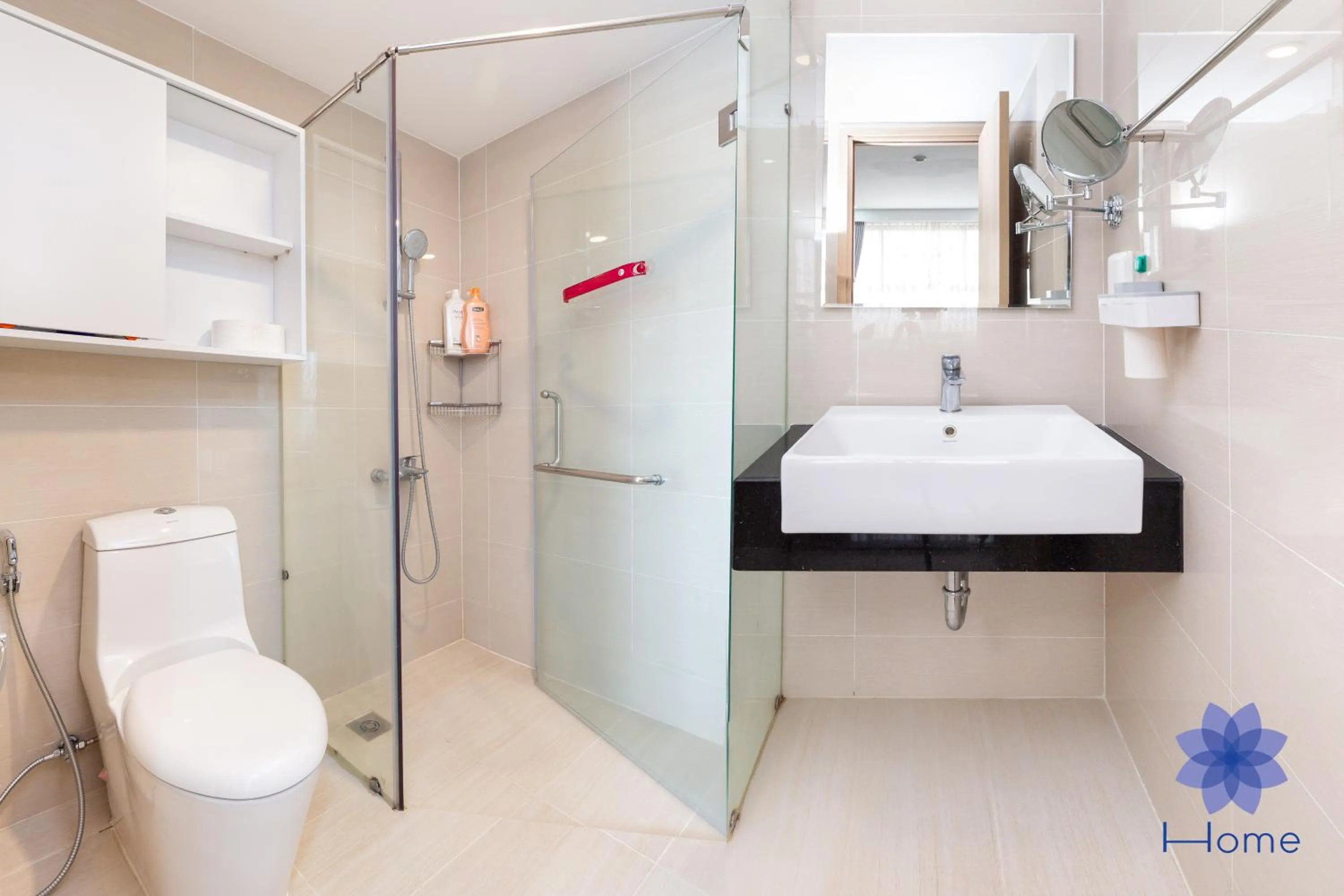 iHome Furnished Apartments with Free Gym & Pool, Airport Pick-Up Service