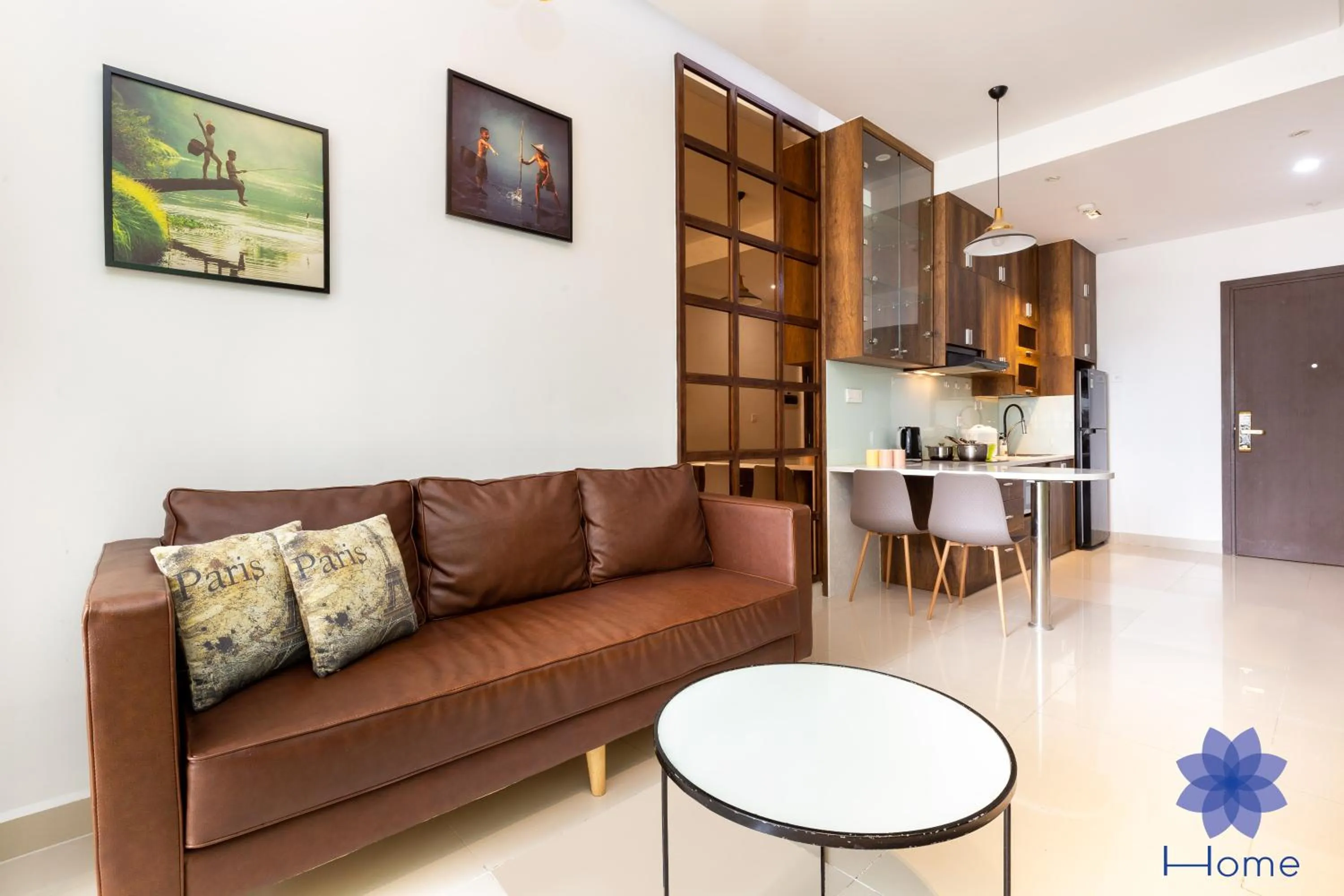 iHome Furnished Apartments with Free Gym & Pool, Airport Pick-Up Service