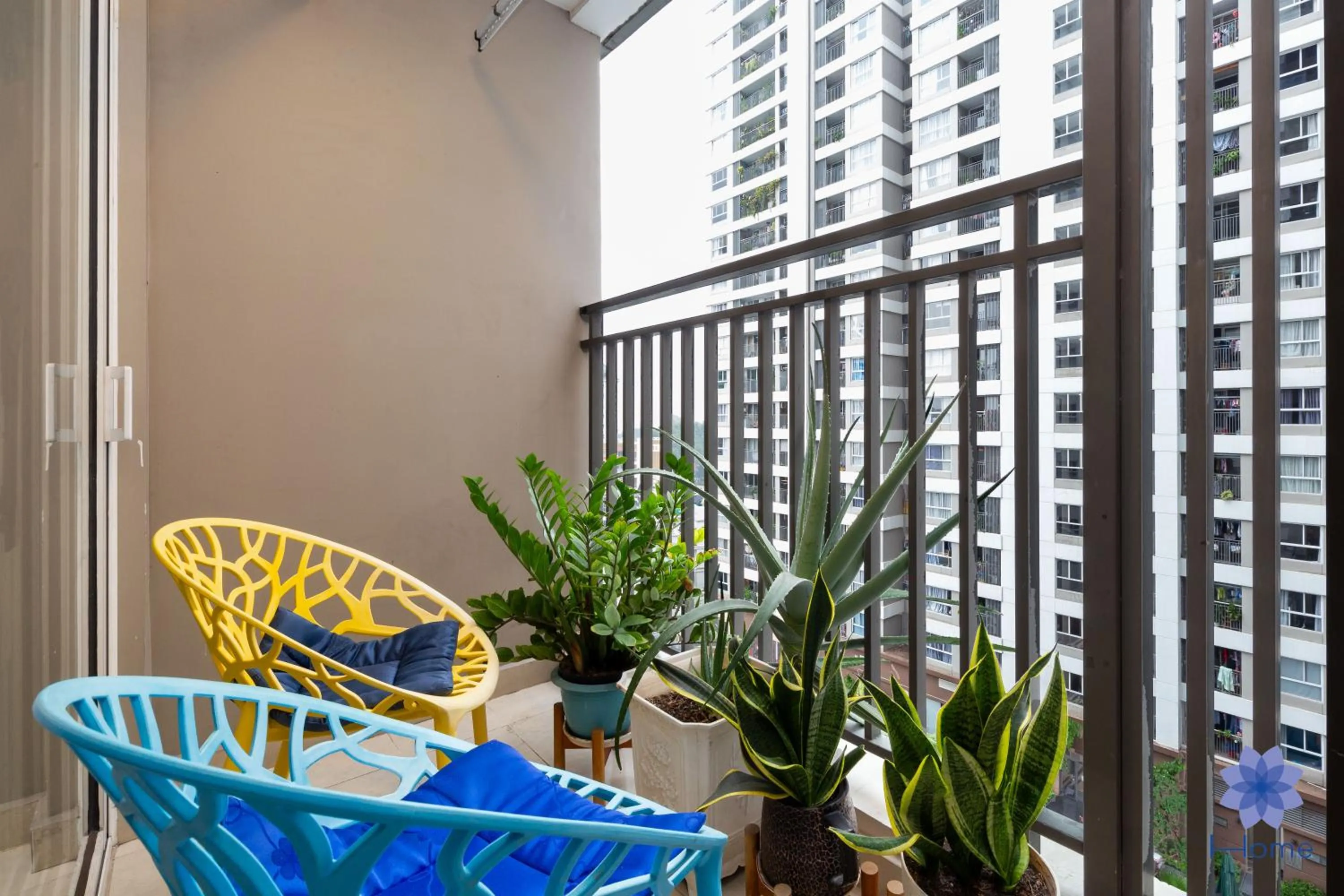 Balcony/Terrace in iHome Furnished Apartments with Free Gym & Pool, Airport Pick-Up Service