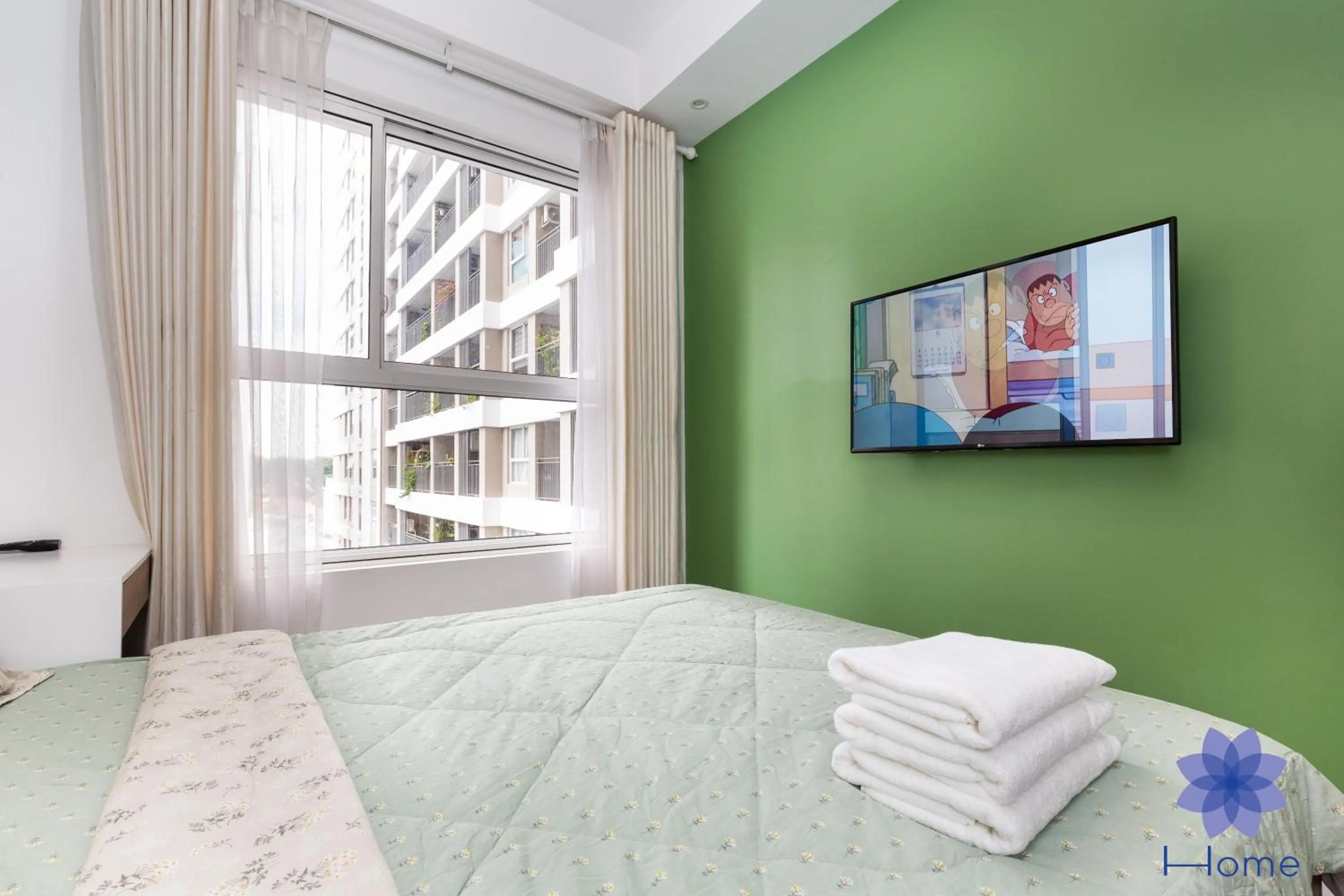 Bed in iHome Furnished Apartments with Free Gym & Pool, Airport Pick-Up Service