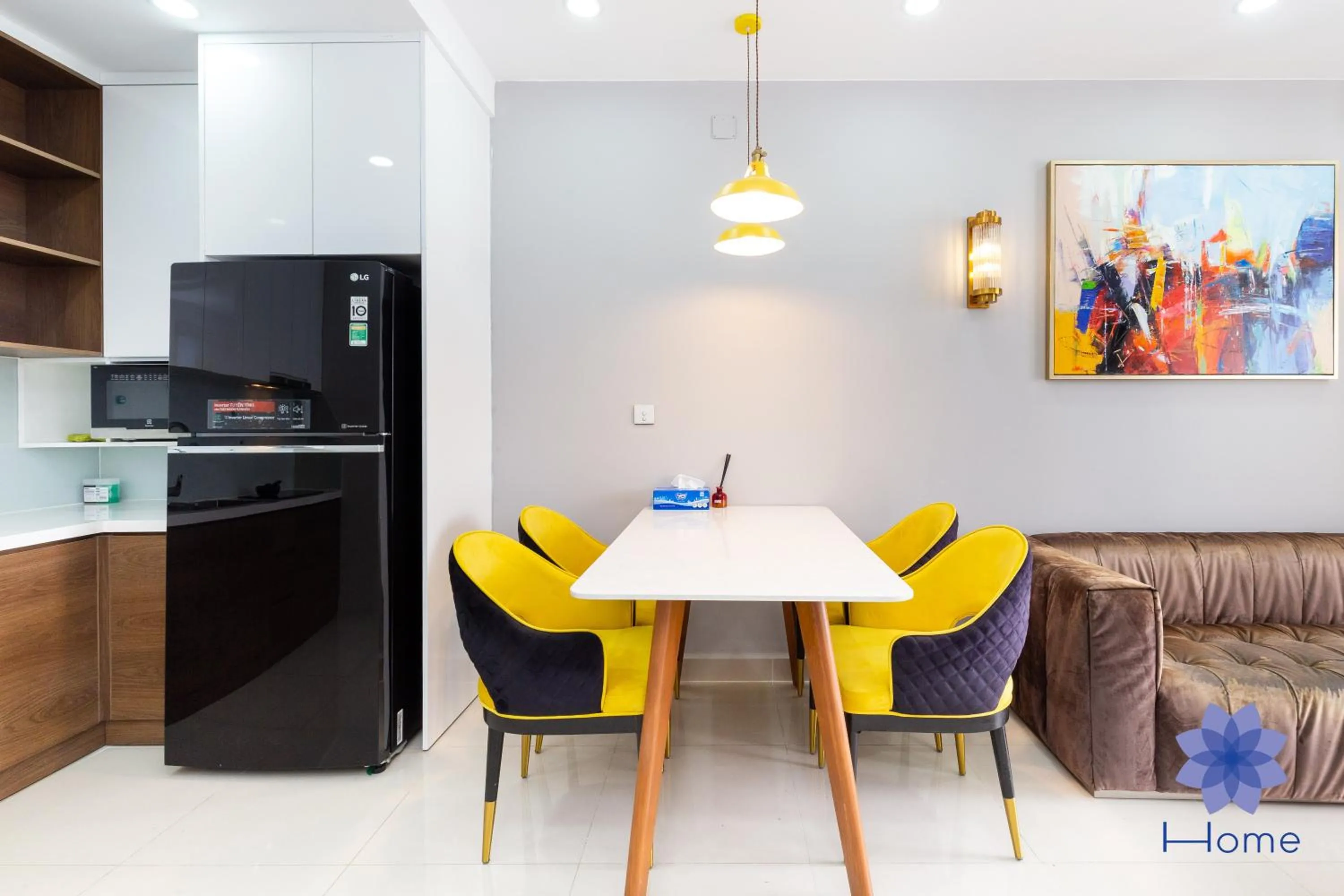 iHome Furnished Apartments with Free Gym & Pool, Airport Pick-Up Service