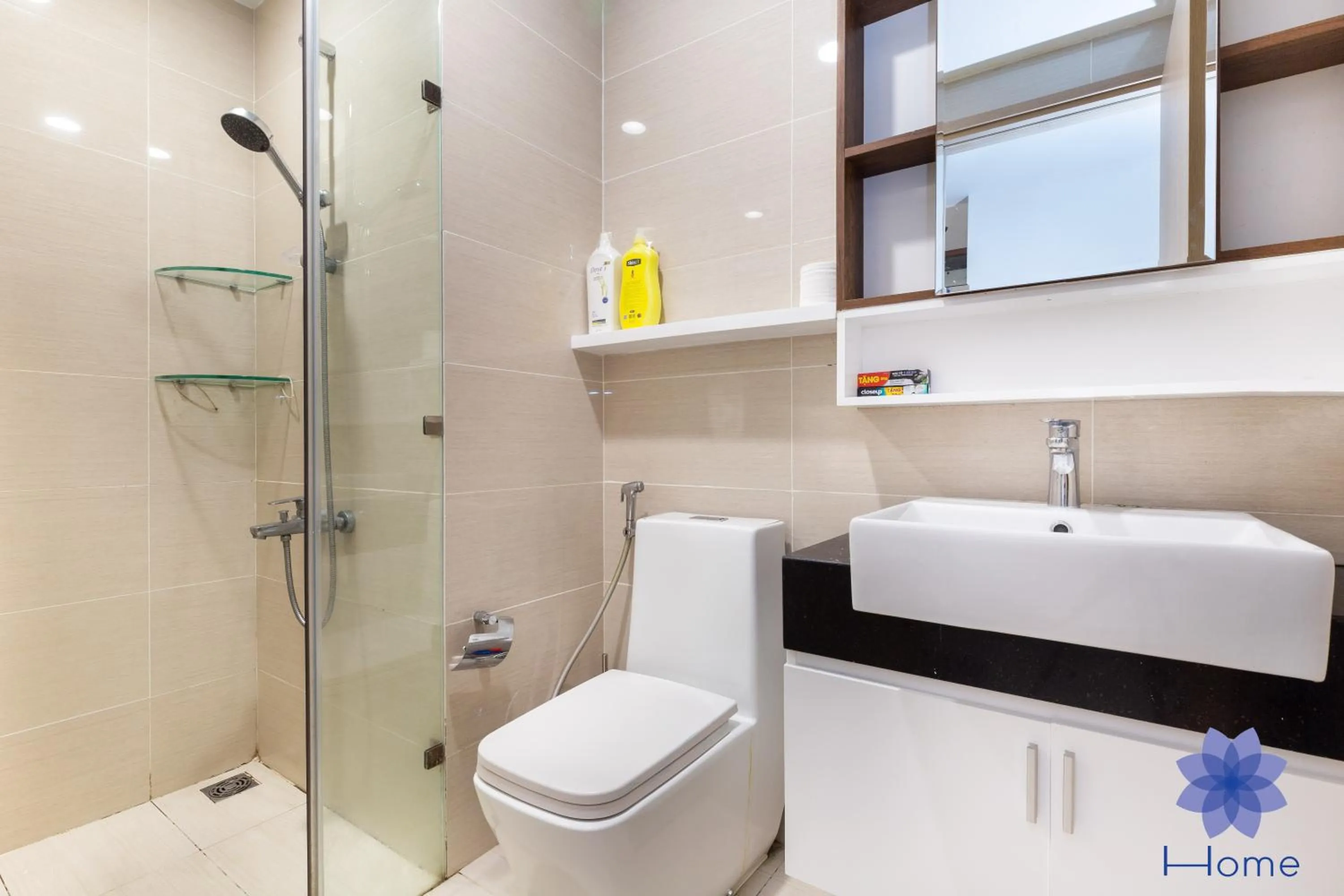 iHome Furnished Apartments with Free Gym & Pool, Airport Pick-Up Service