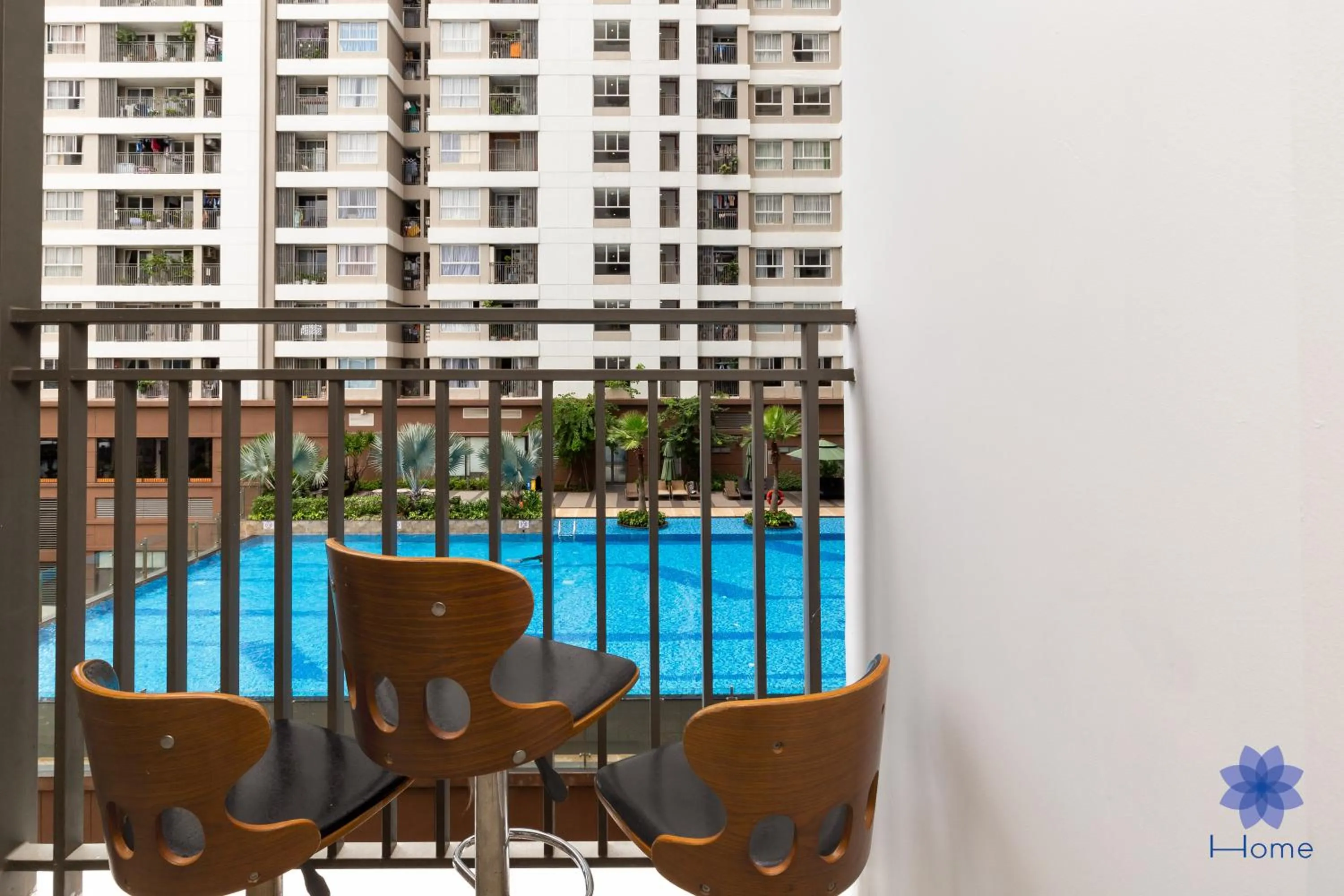 iHome Furnished Apartments with Free Gym & Pool, Airport Pick-Up Service