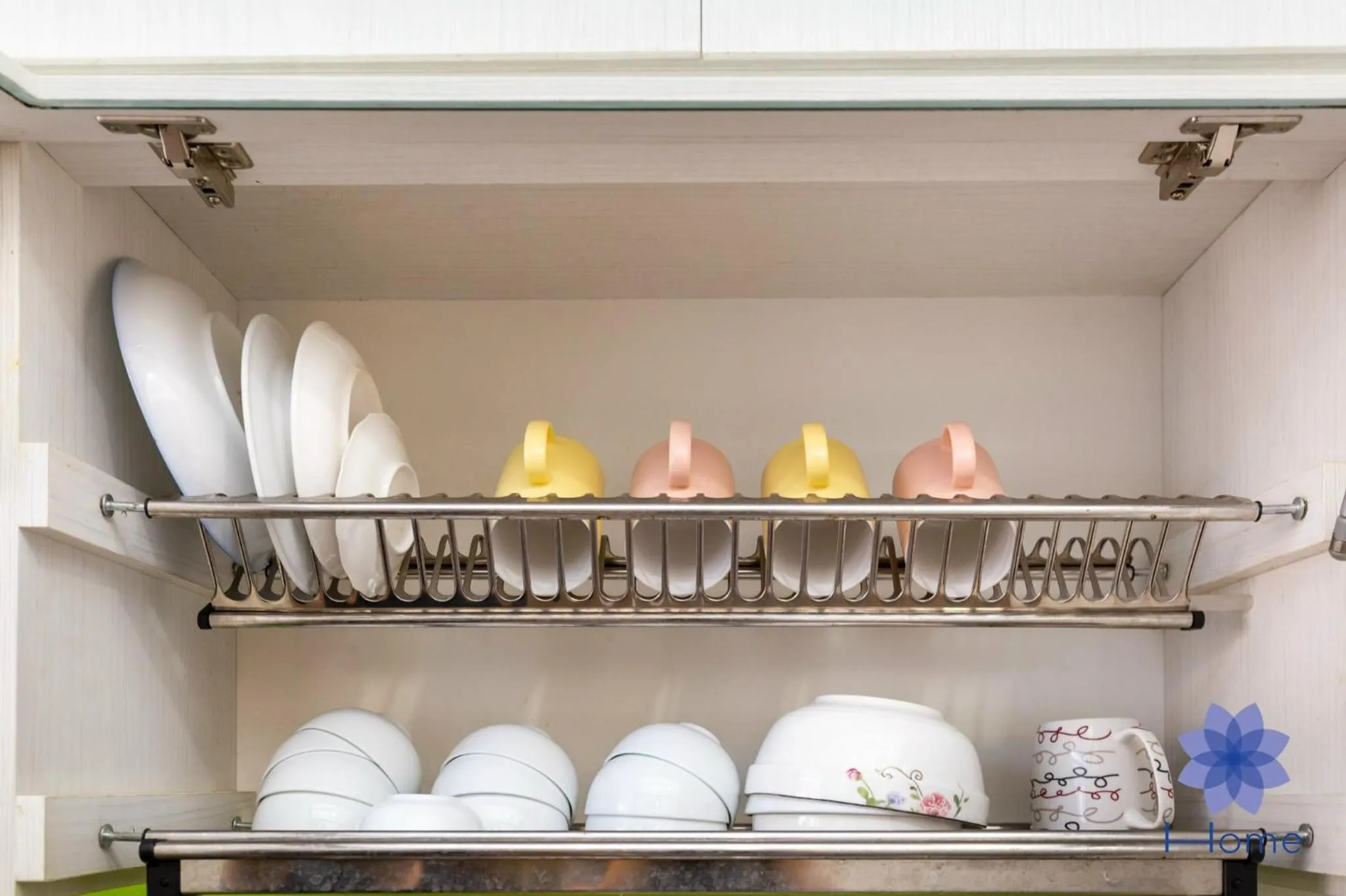 Coffee/tea facilities in iHome Furnished Apartments with Free Gym & Pool, Airport Pick-Up Service