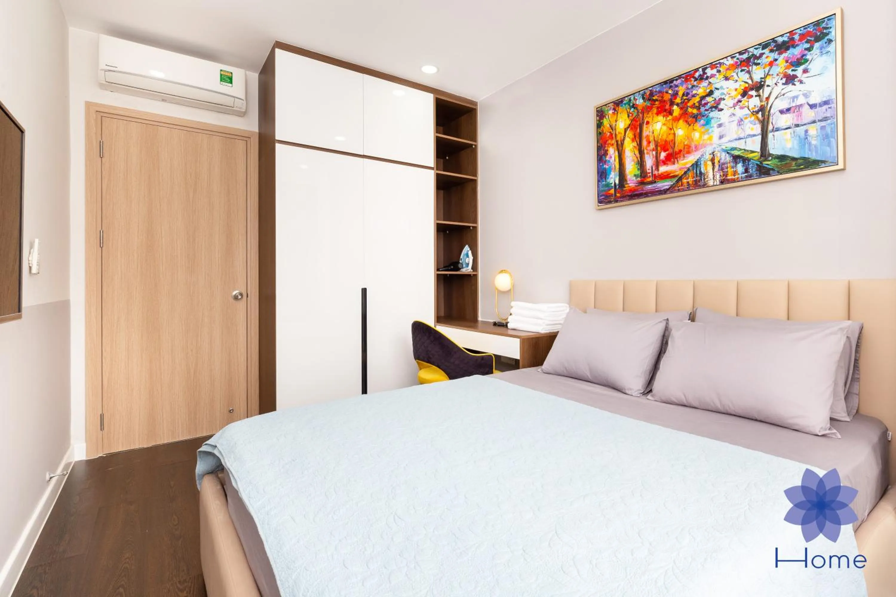 Bed in iHome Furnished Apartments with Free Gym & Pool, Airport Pick-Up Service