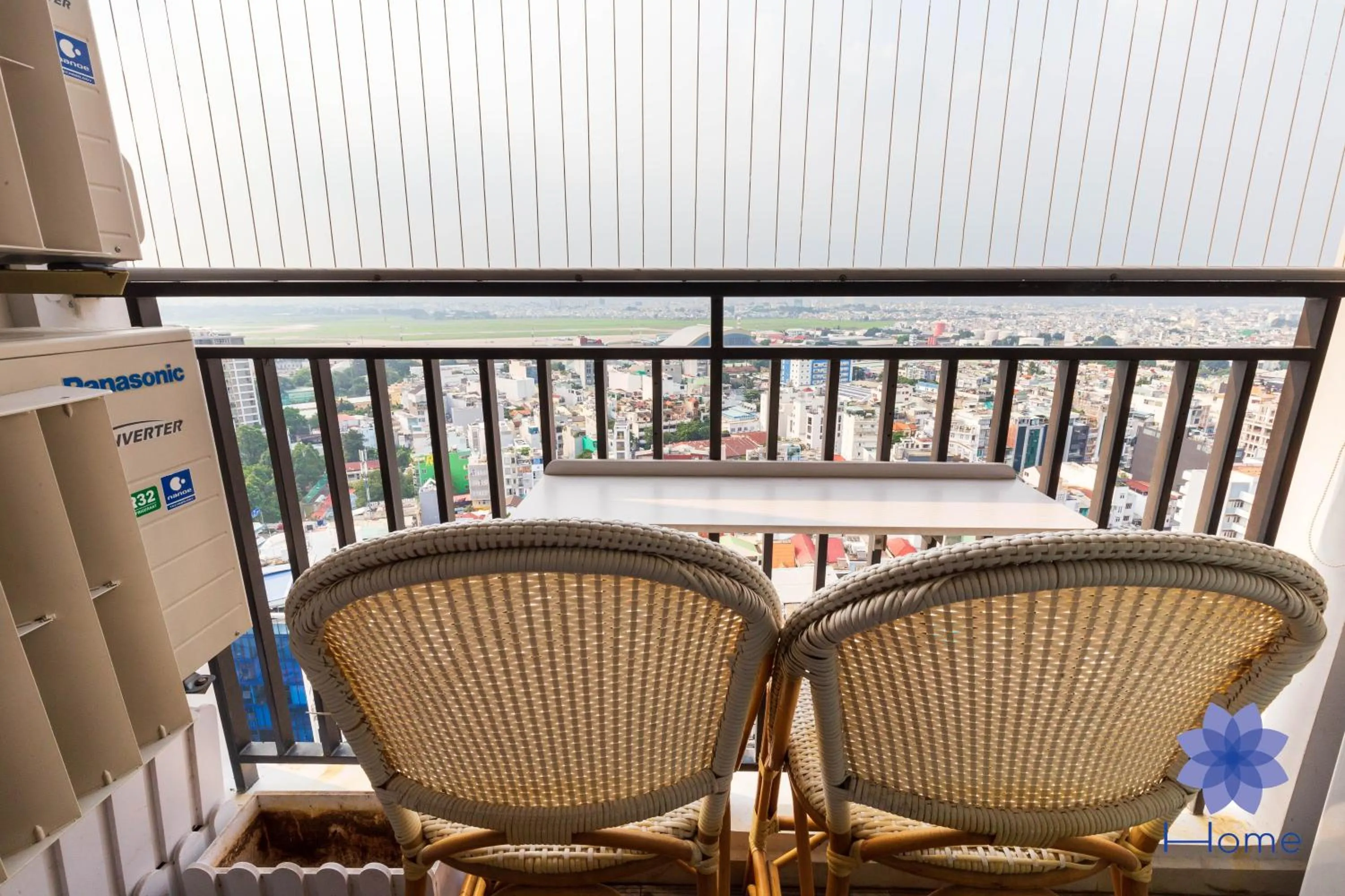 iHome Furnished Apartments with Free Gym & Pool, Airport Pick-Up Service