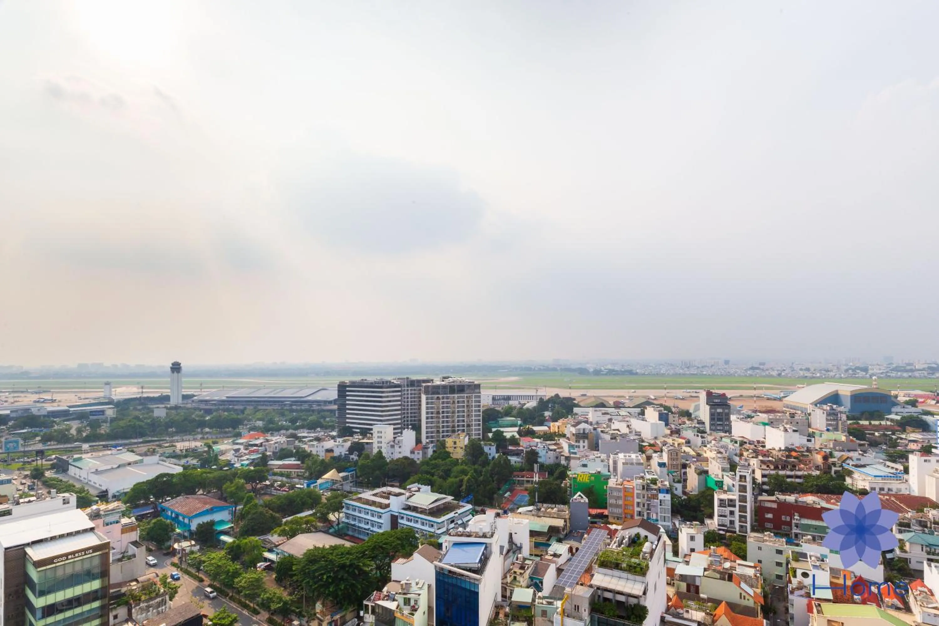 iHome Furnished Apartments with Free Gym & Pool, Airport Pick-Up Service