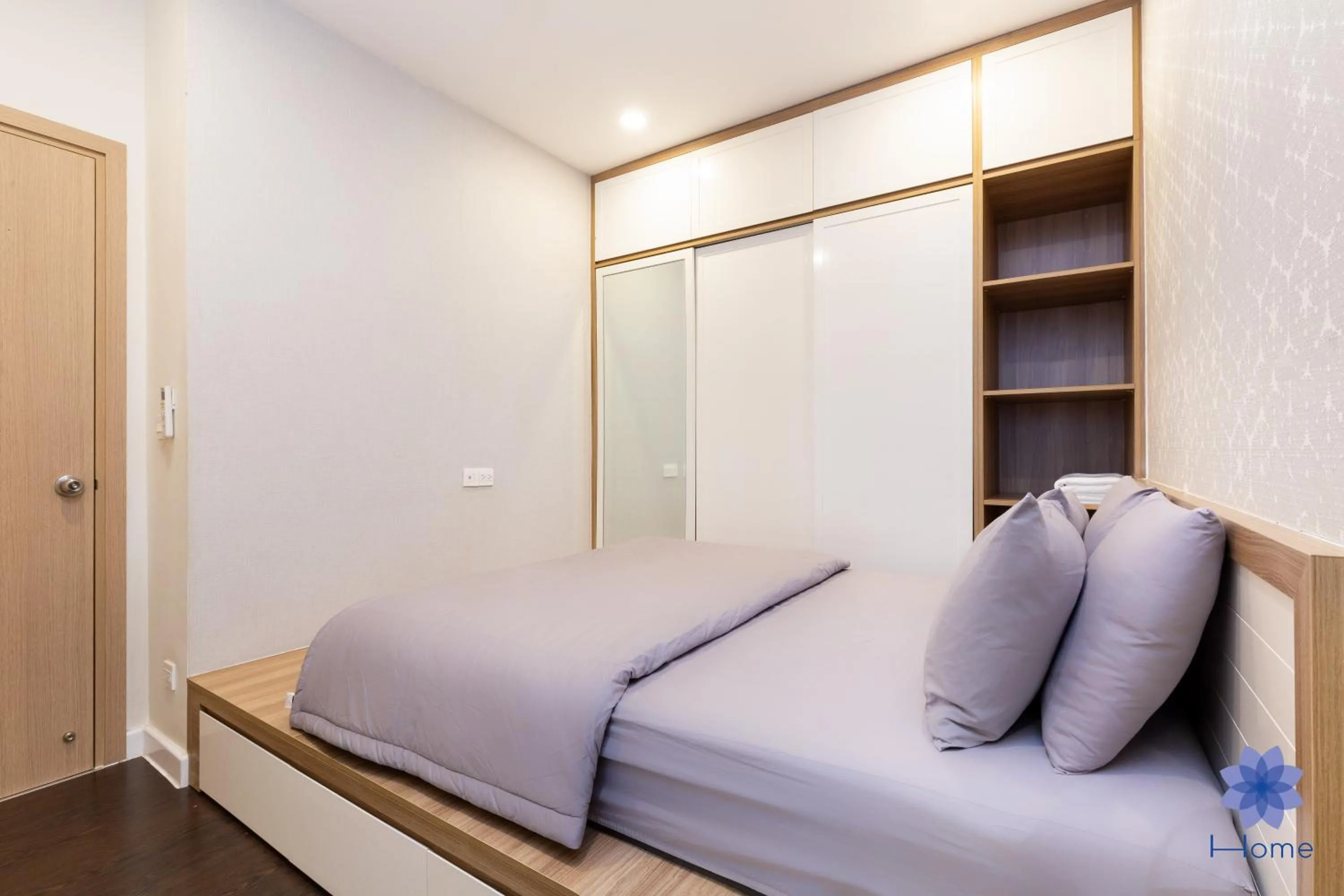 Bed in iHome Furnished Apartments with Free Gym & Pool, Airport Pick-Up Service