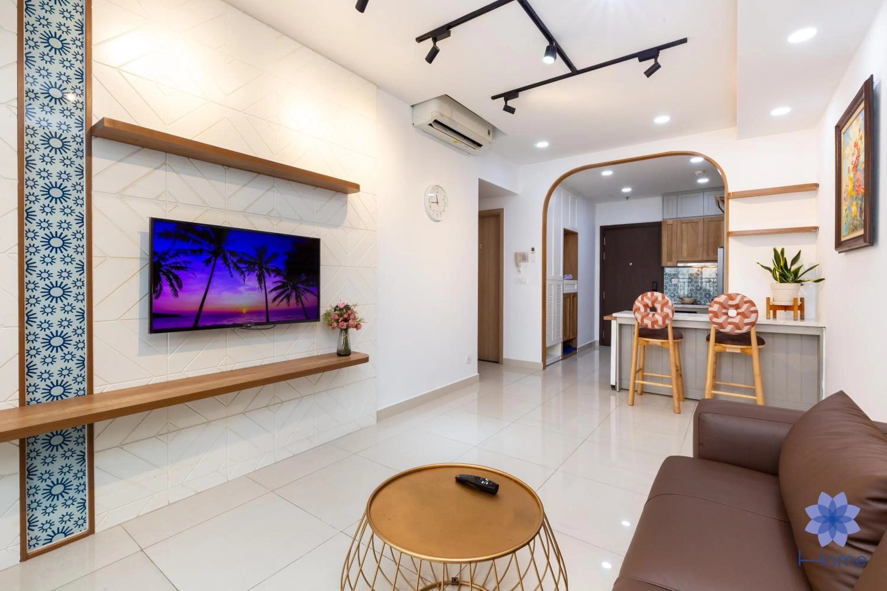 iHome Furnished Apartments with Free Gym & Pool, Airport Pick-Up Service