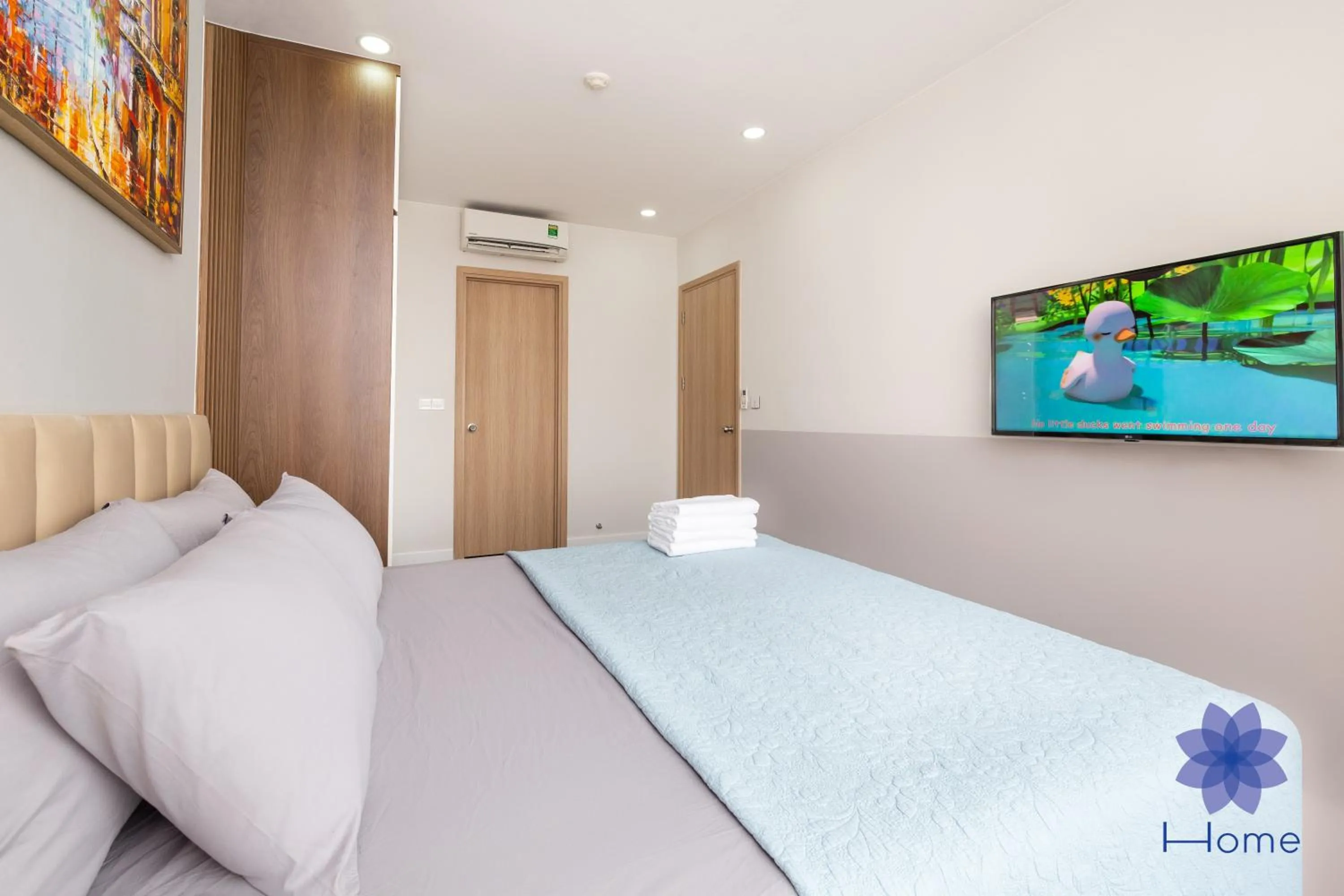 Bed in iHome Furnished Apartments with Free Gym & Pool, Airport Pick-Up Service