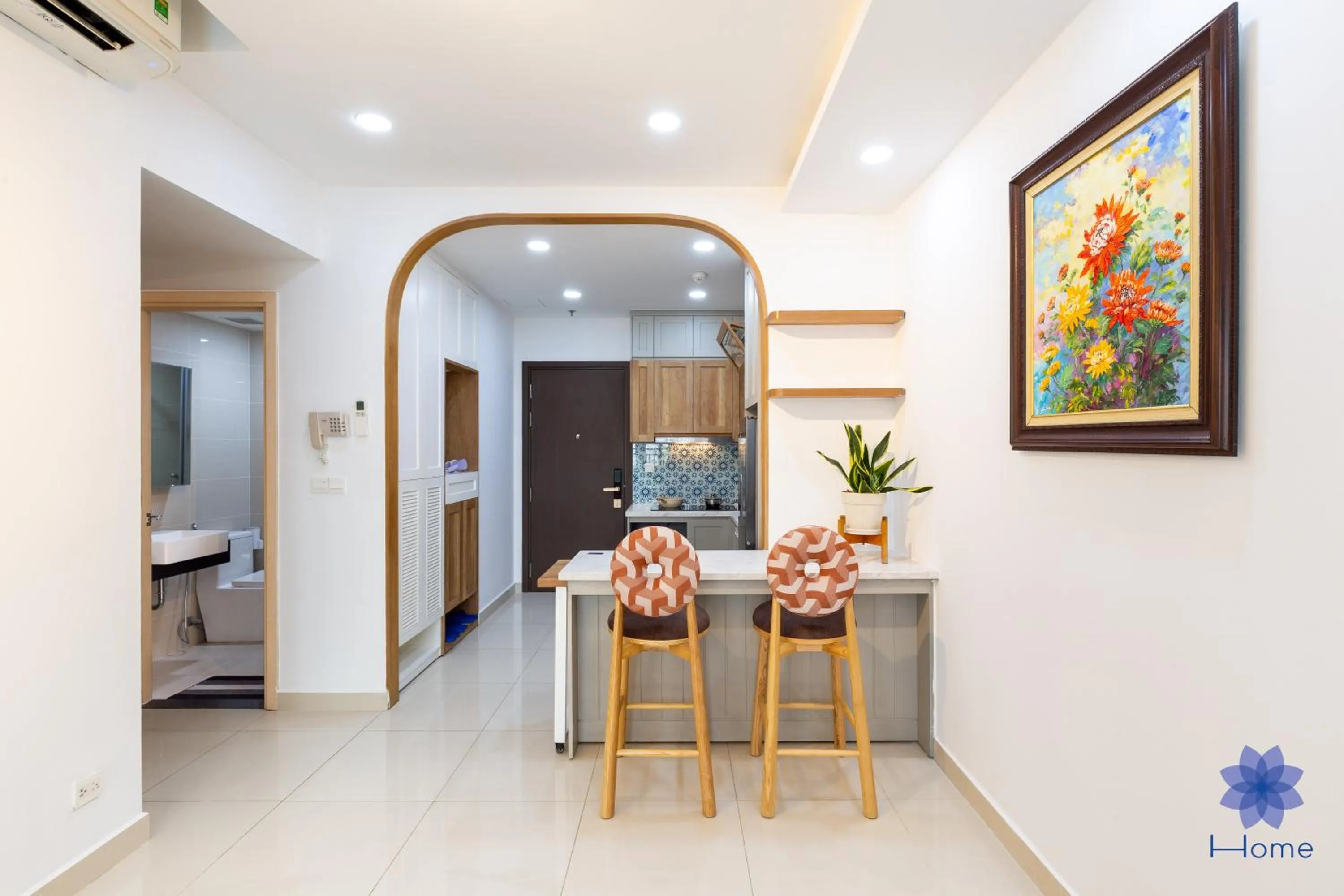 iHome Furnished Apartments with Free Gym & Pool, Airport Pick-Up Service