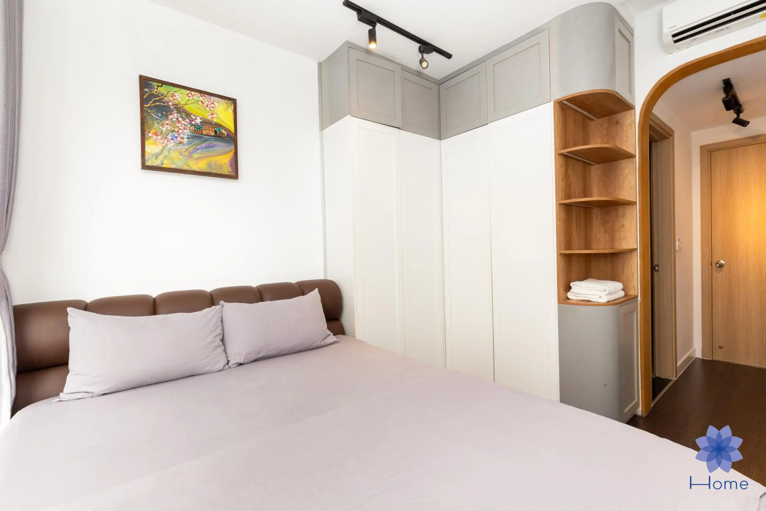 Bed in iHome Furnished Apartments with Free Gym & Pool, Airport Pick-Up Service