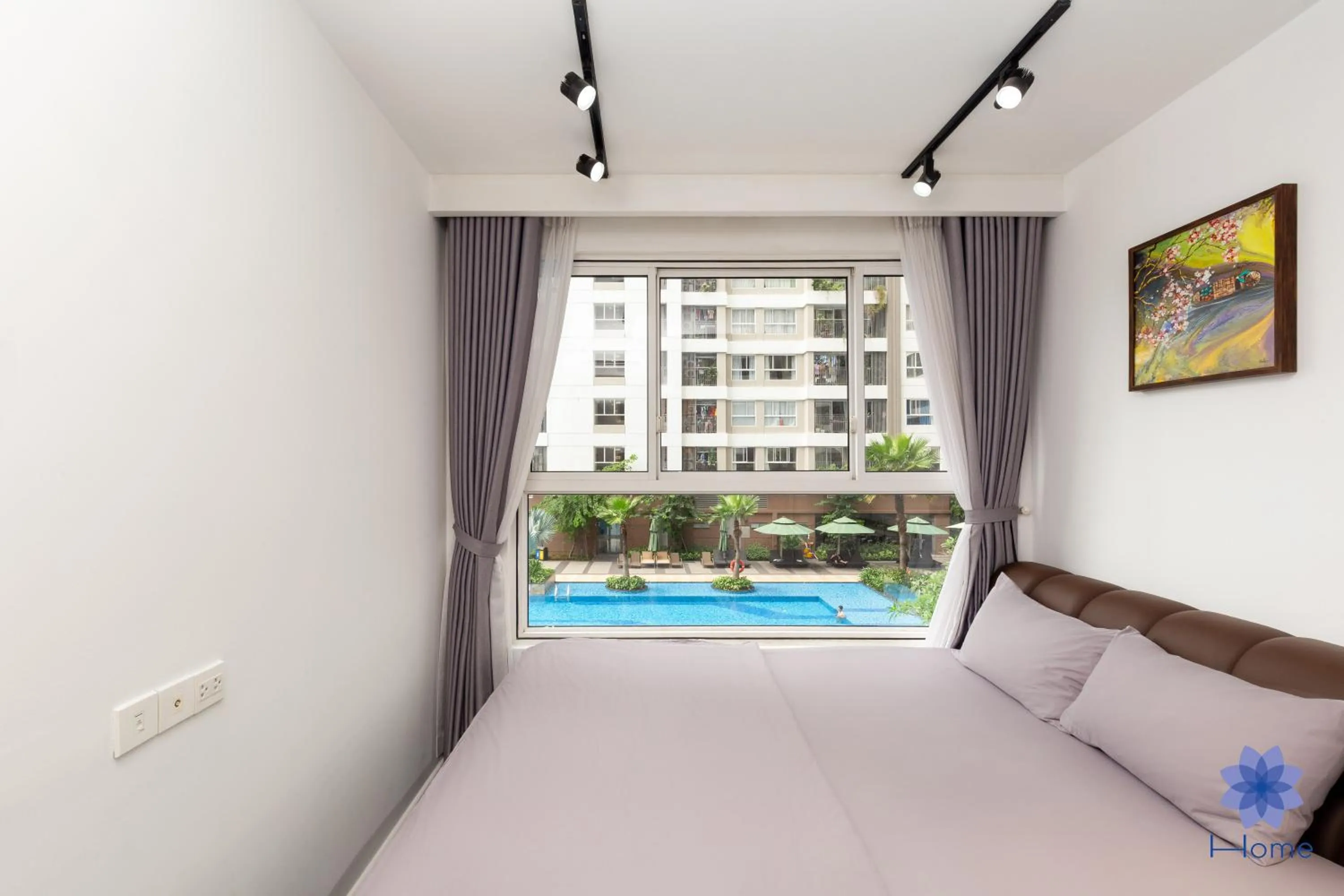 Bed in iHome Furnished Apartments with Free Gym & Pool, Airport Pick-Up Service