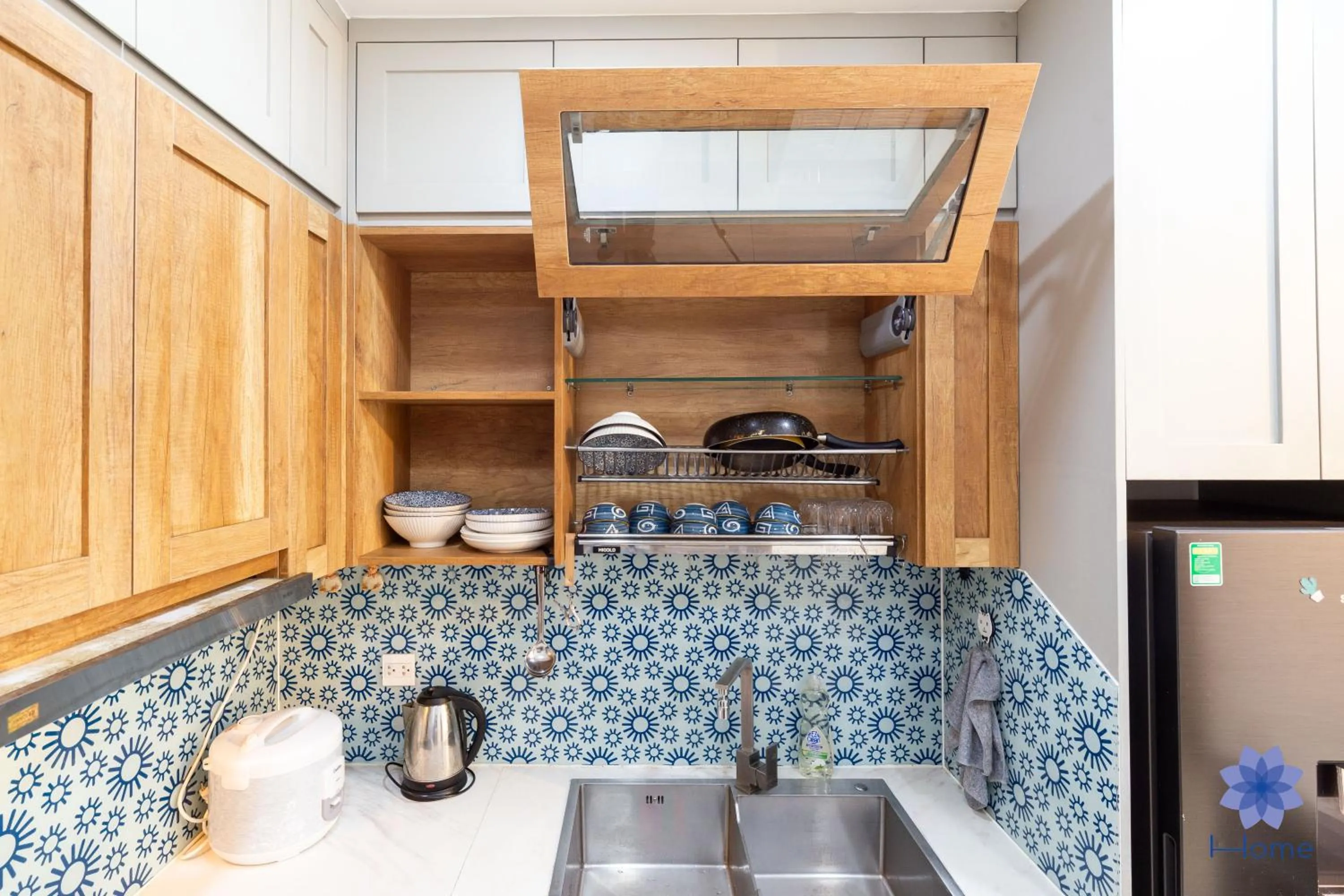 iHome Furnished Apartments with Free Gym & Pool, Airport Pick-Up Service